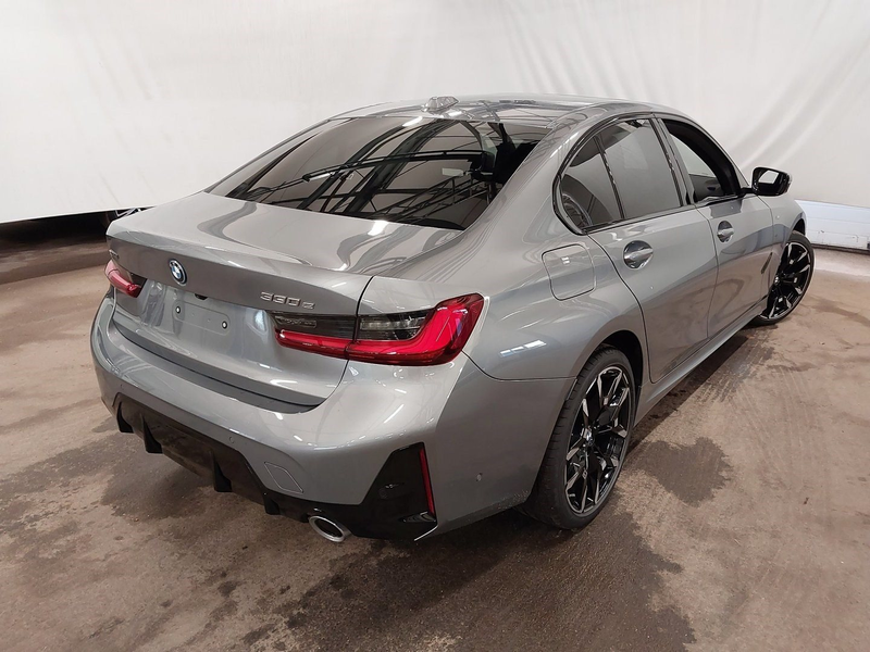 BMW 330 e xDrive M Sport //HeadUp Stop&Go Schiebedach 19"L — photo 2
