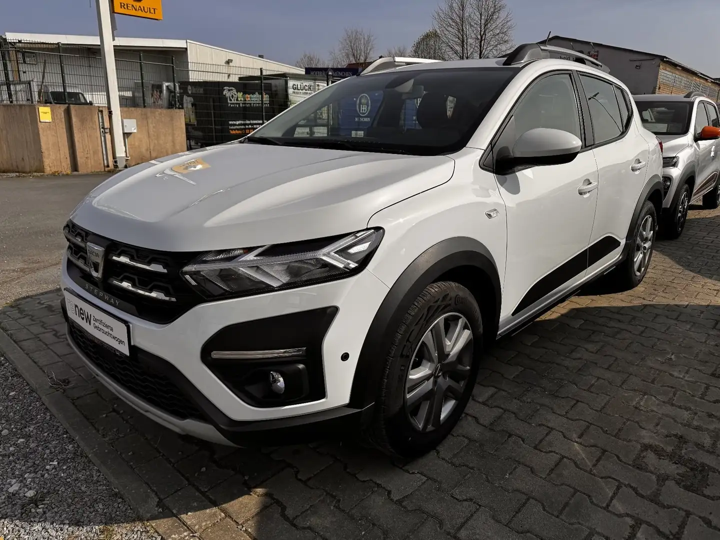 Dacia Sandero Stepway Comfort TCe 90 CVT (MY2021) Weiß - 2