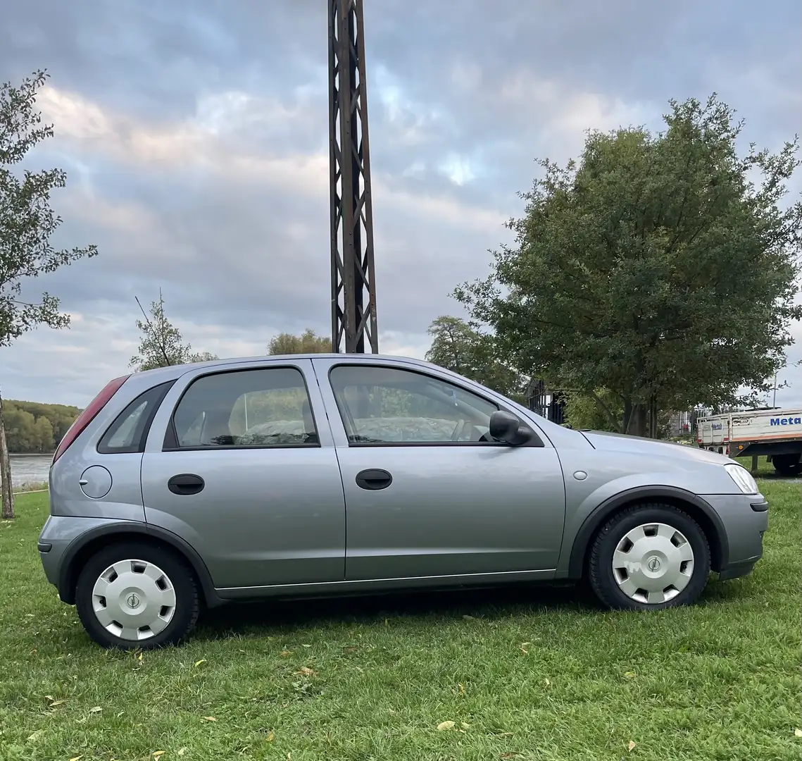 Opel Corsa 1.2 16V Enjoy - 1