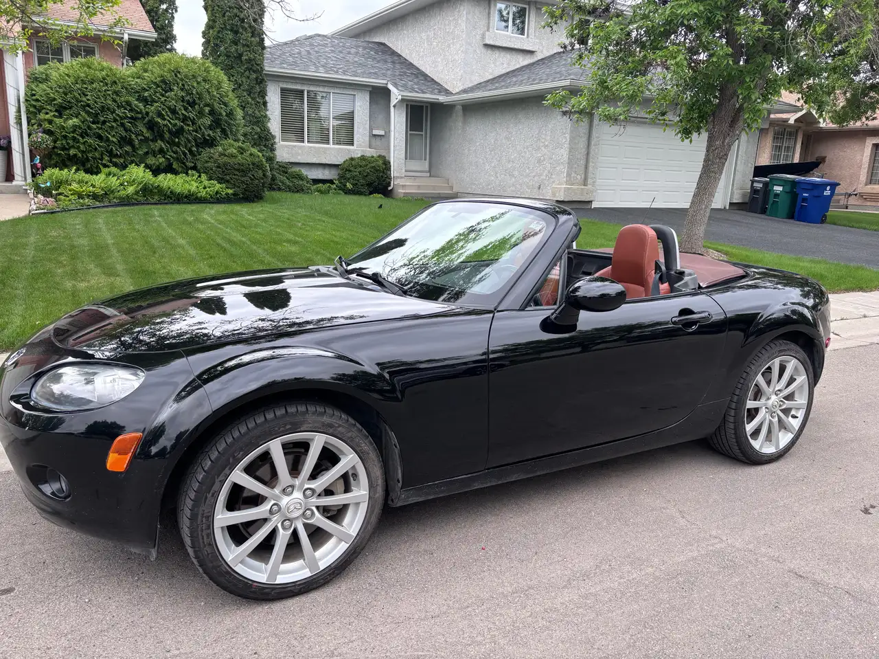 Mazda MX-5 Miata photo Mazda MX-5 Miata