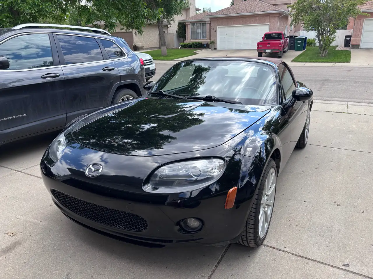 Mazda MX-5 Miata photo Mazda MX-5 Miata