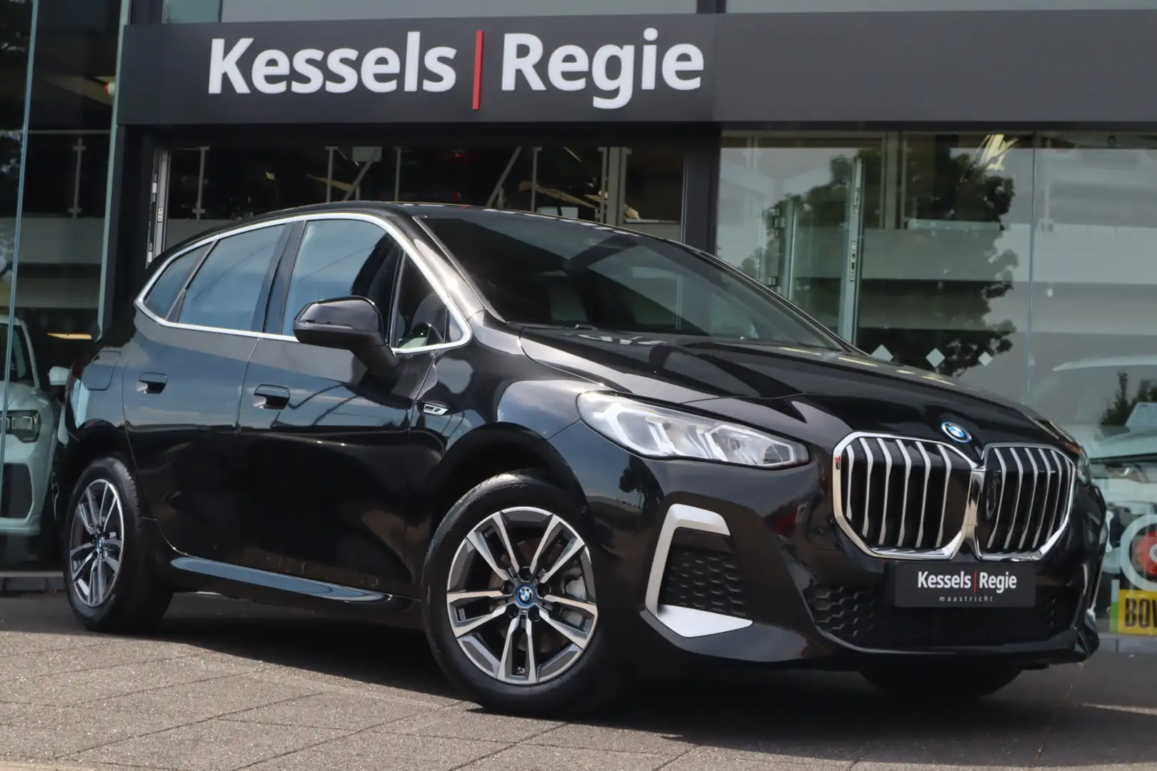 BMW 225 2-serie Active Tourer 225xe xDrive M-Sport Camera Zwart - 1