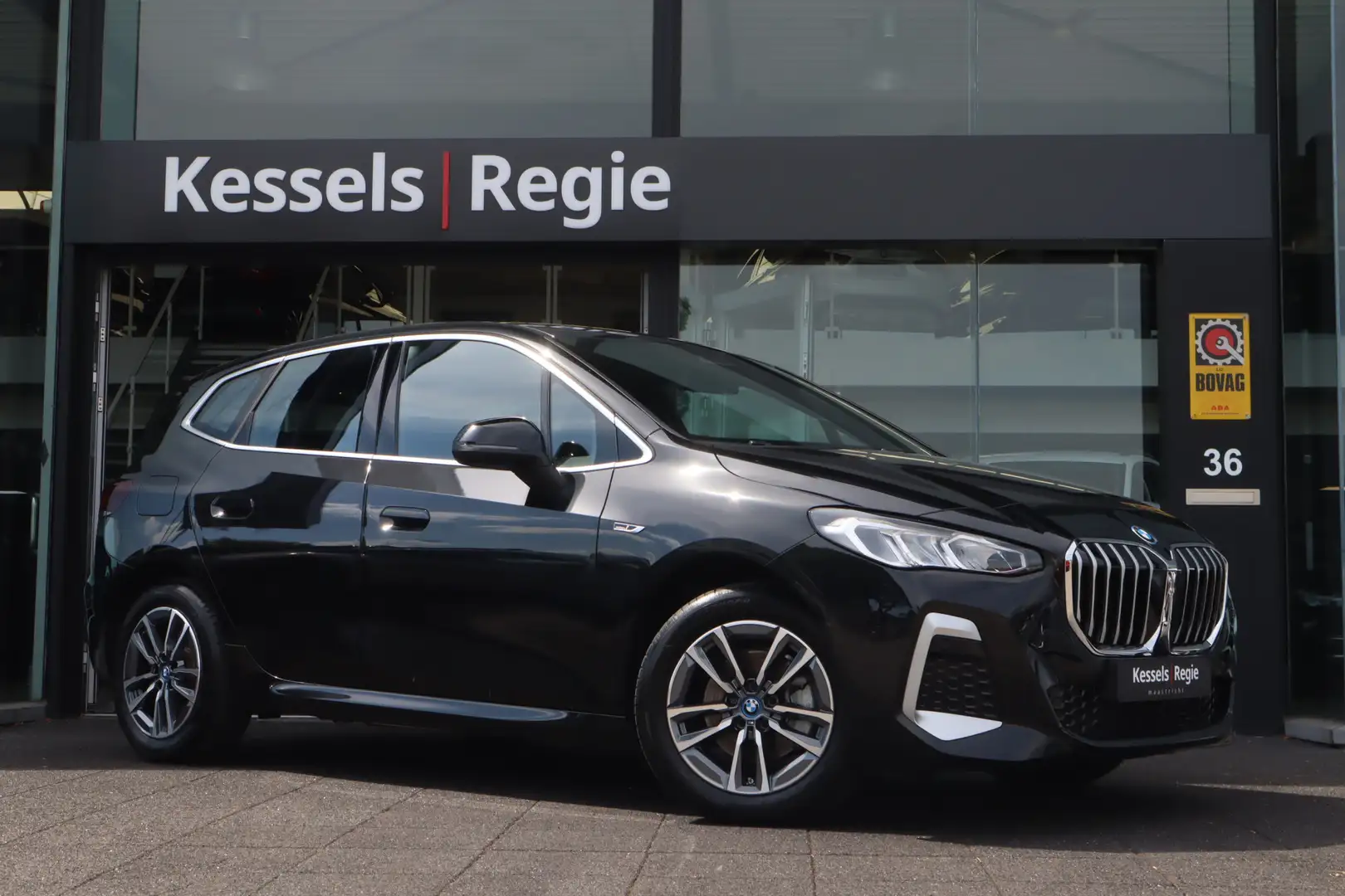 BMW 225 2-serie Active Tourer 225xe xDrive M-Sport Camera Zwart - 2