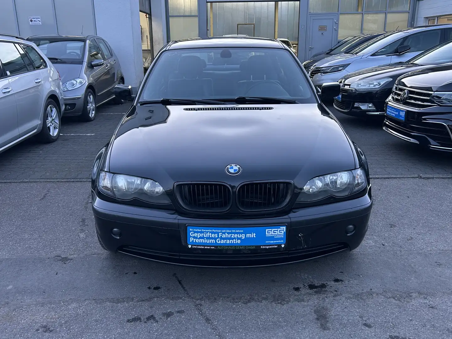 BMW 318 i Edition Lifestyle SHZ Leder Negro - 2