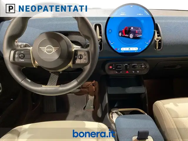 Mini Countryman view 14