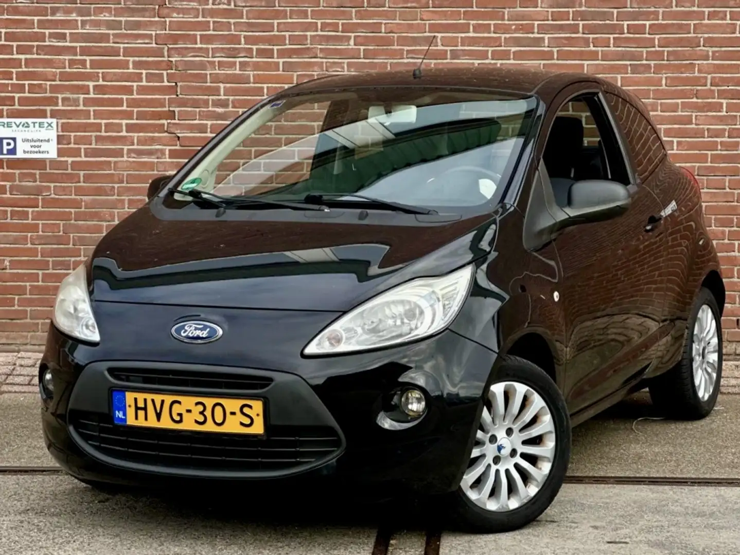 Ford Ka/Ka+ 1.2 Titanium |Airco |Nieuwe APK |Stoelverw |NAP Zwart - 1