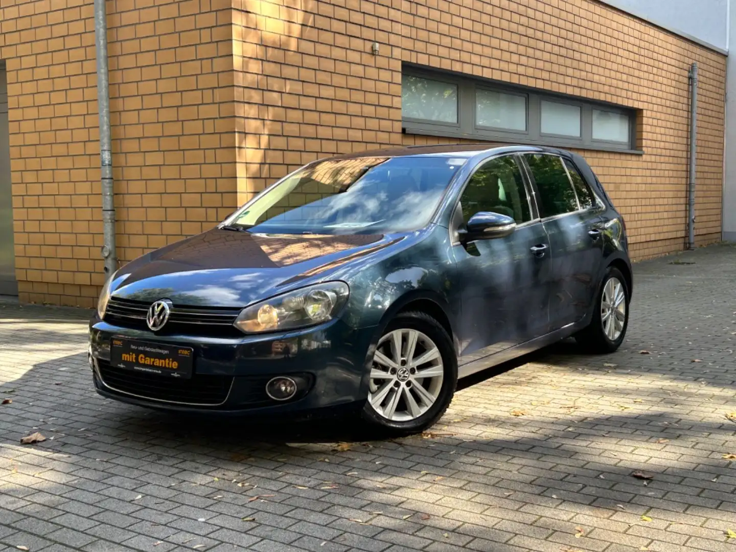 Volkswagen Golf VI Highline/AUTOMATIK/PDC/KLIMAAUTO/SHZ/GEP Blau - 1