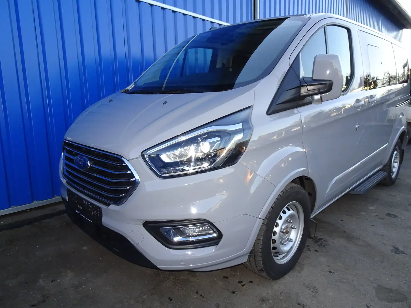 Ford Tourneo Custom 2,0 EcoBlue 320 L1 Titanium Grau - 1