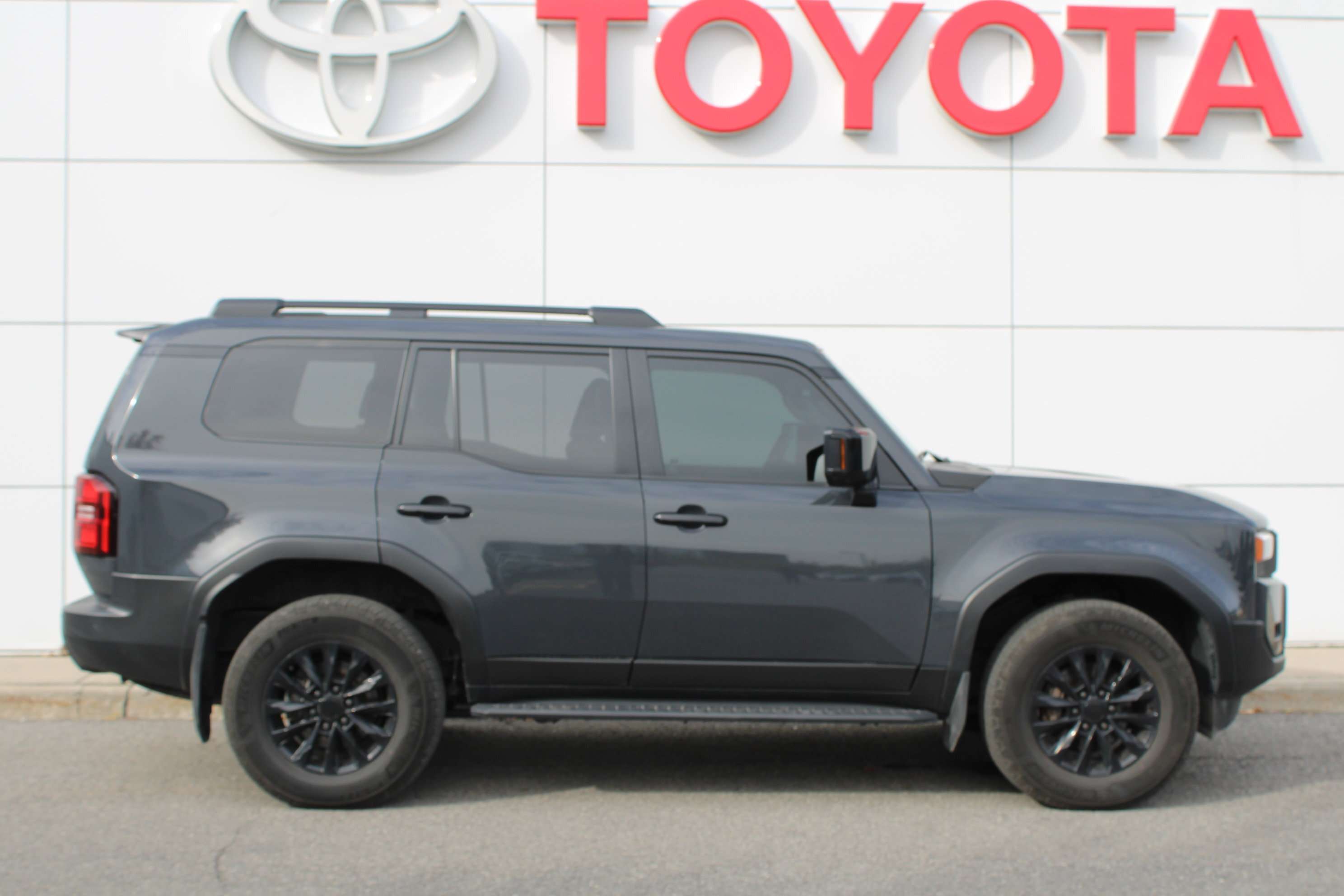 2025 Toyota Land Cruiser 4DR RWD — снимка 1