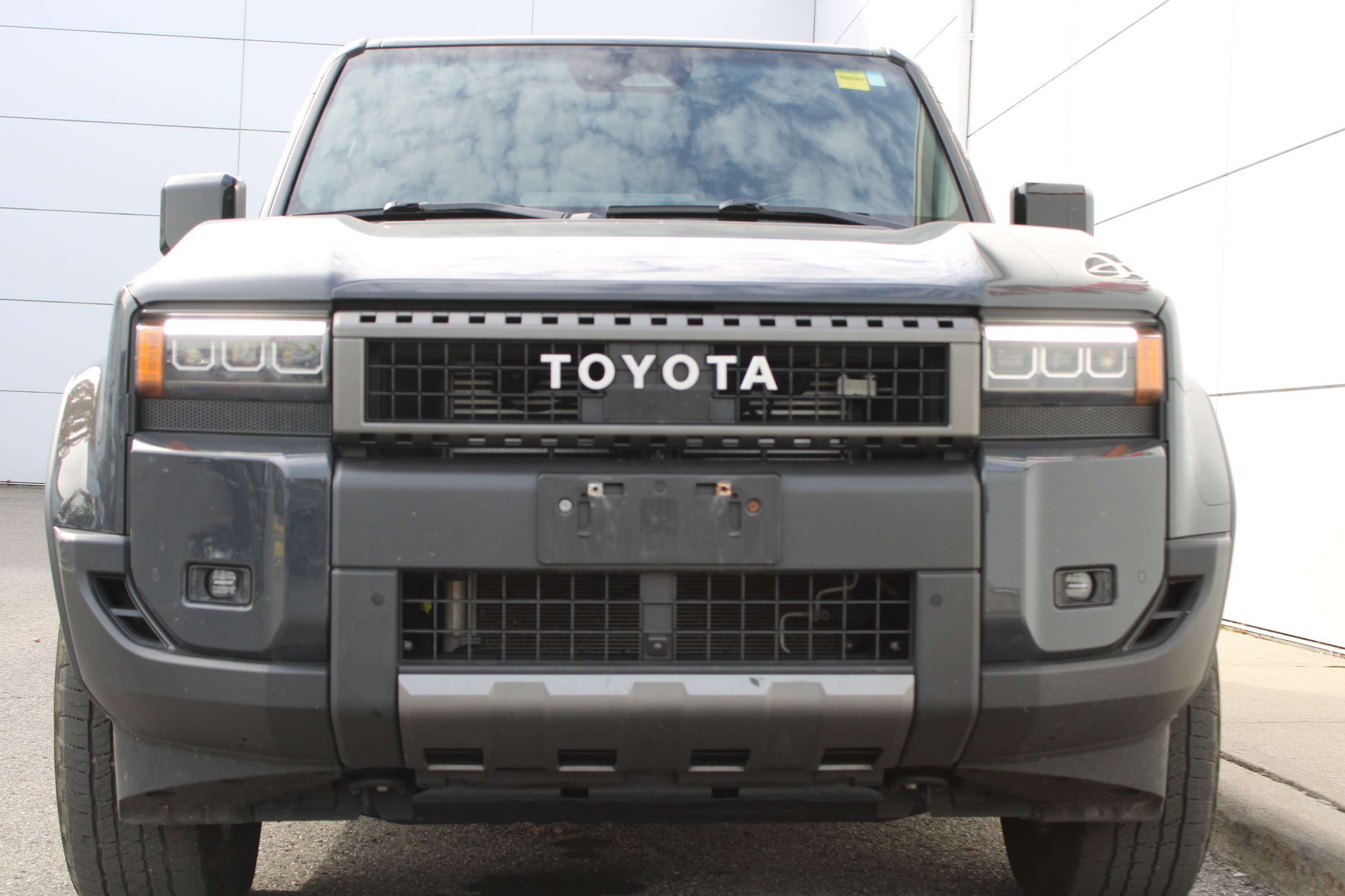 2025 Toyota Land Cruiser 4DR RWD — снимка 1