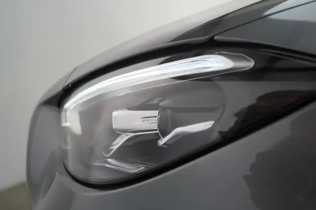 Mercedes-Benz C-Class view 10
