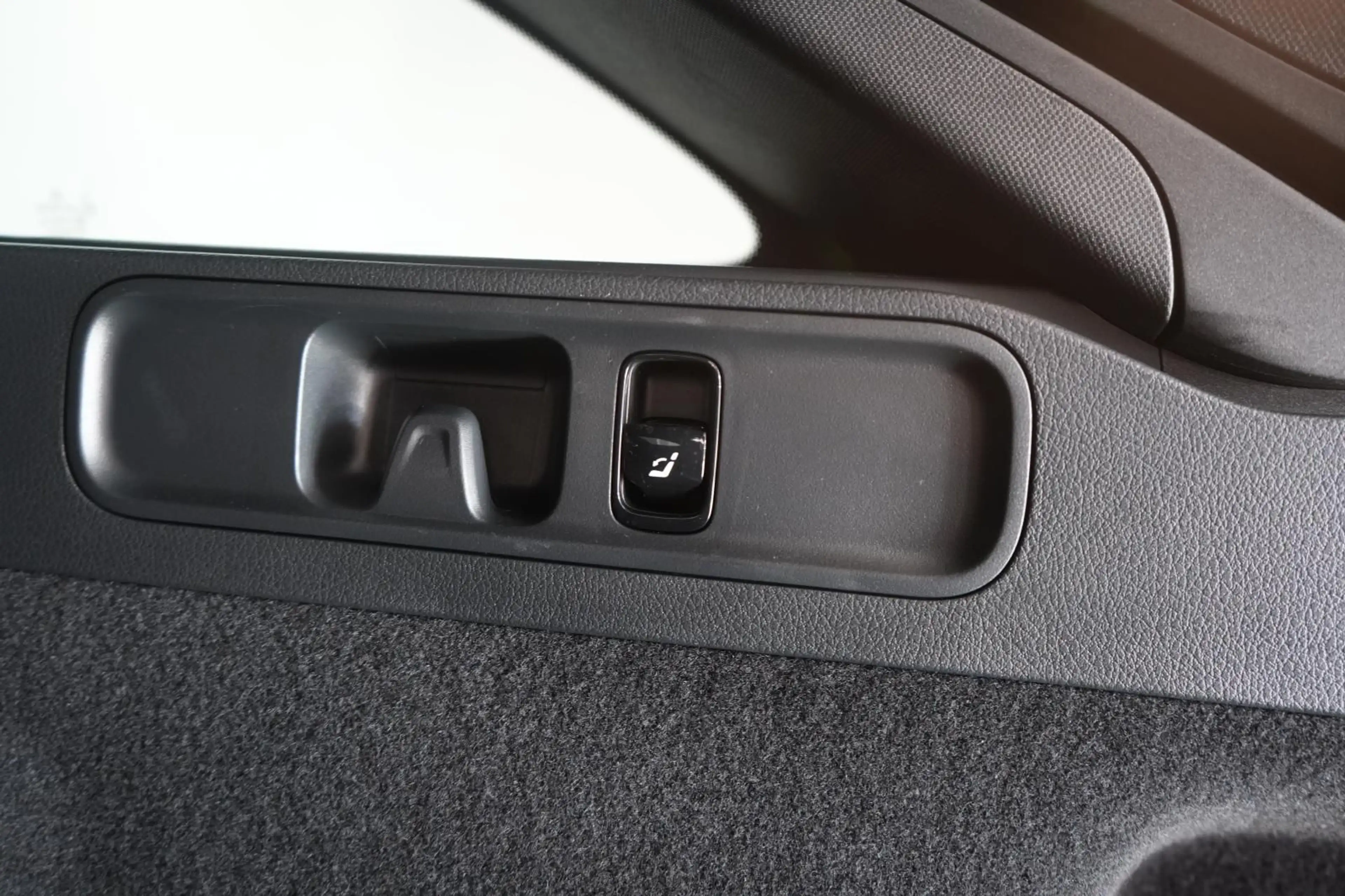 Mercedes-Benz C 300 d T 9G-Tronic AMG Leder/Distronic/Kamera/P — photo 8