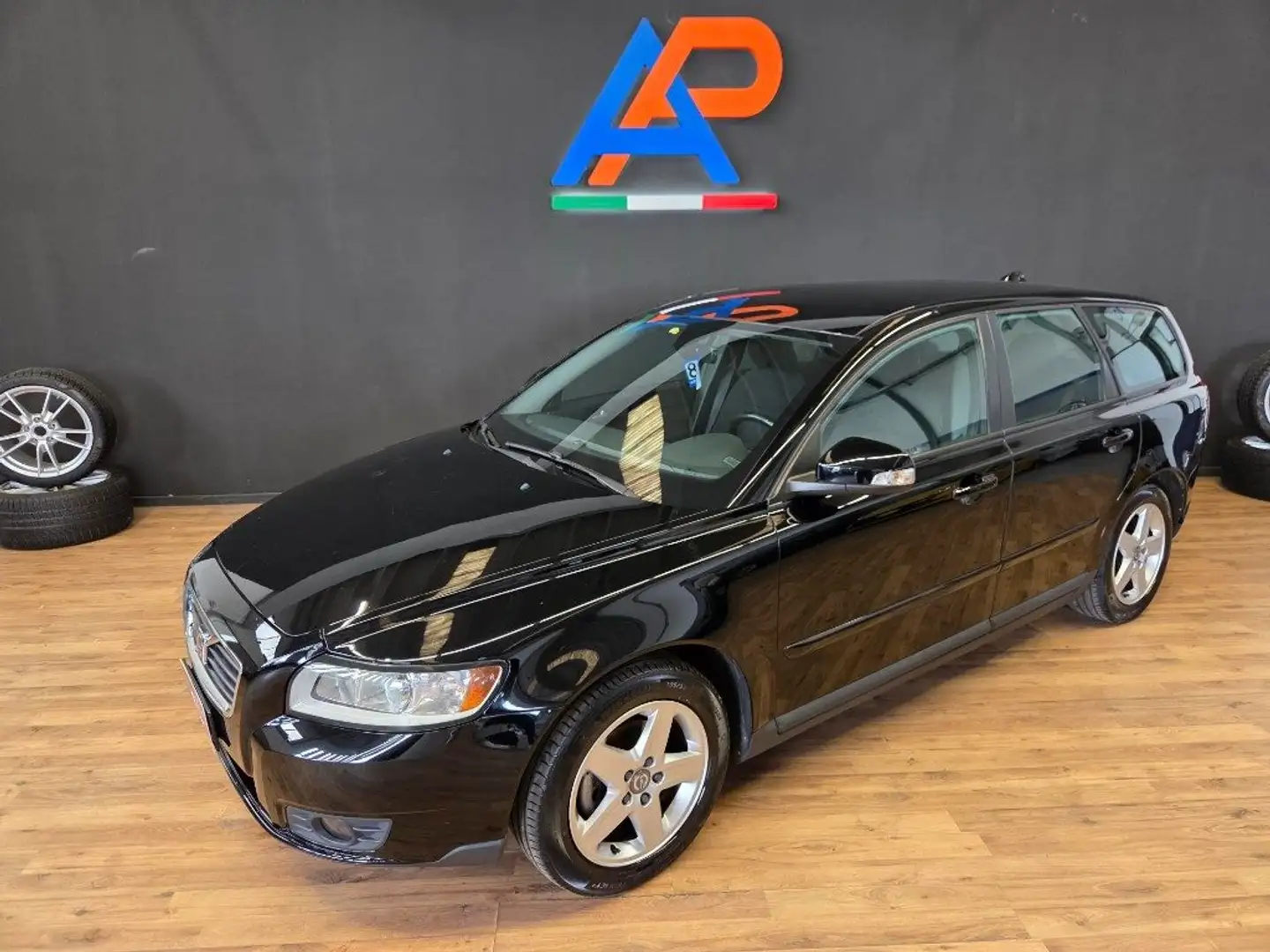 Volvo V50 2.0i 16V cat Summum "GPL" Nero - 2