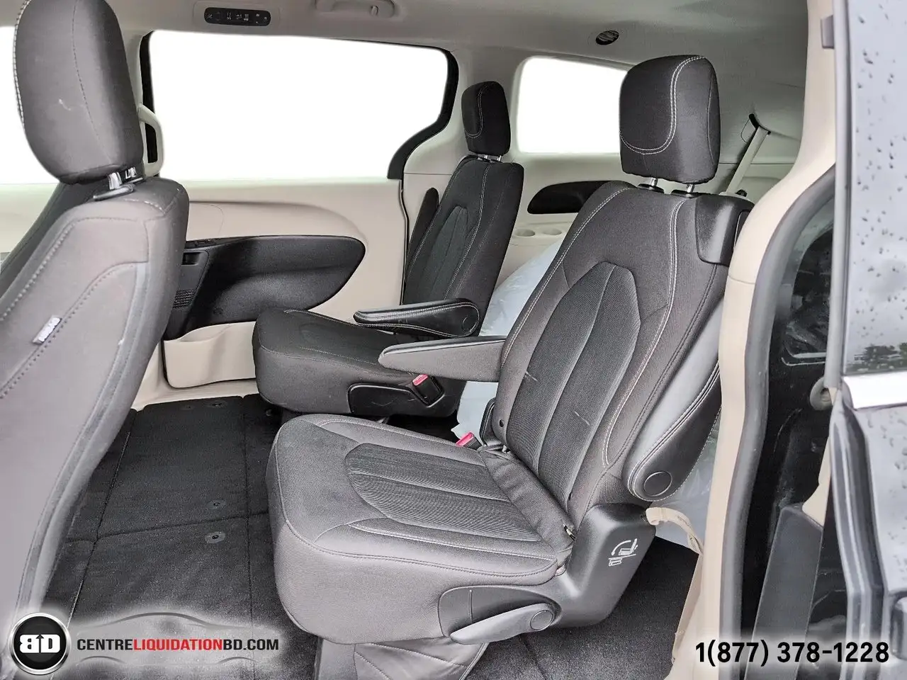 Chrysler Grand Caravan снимка Chrysler Grand Caravan