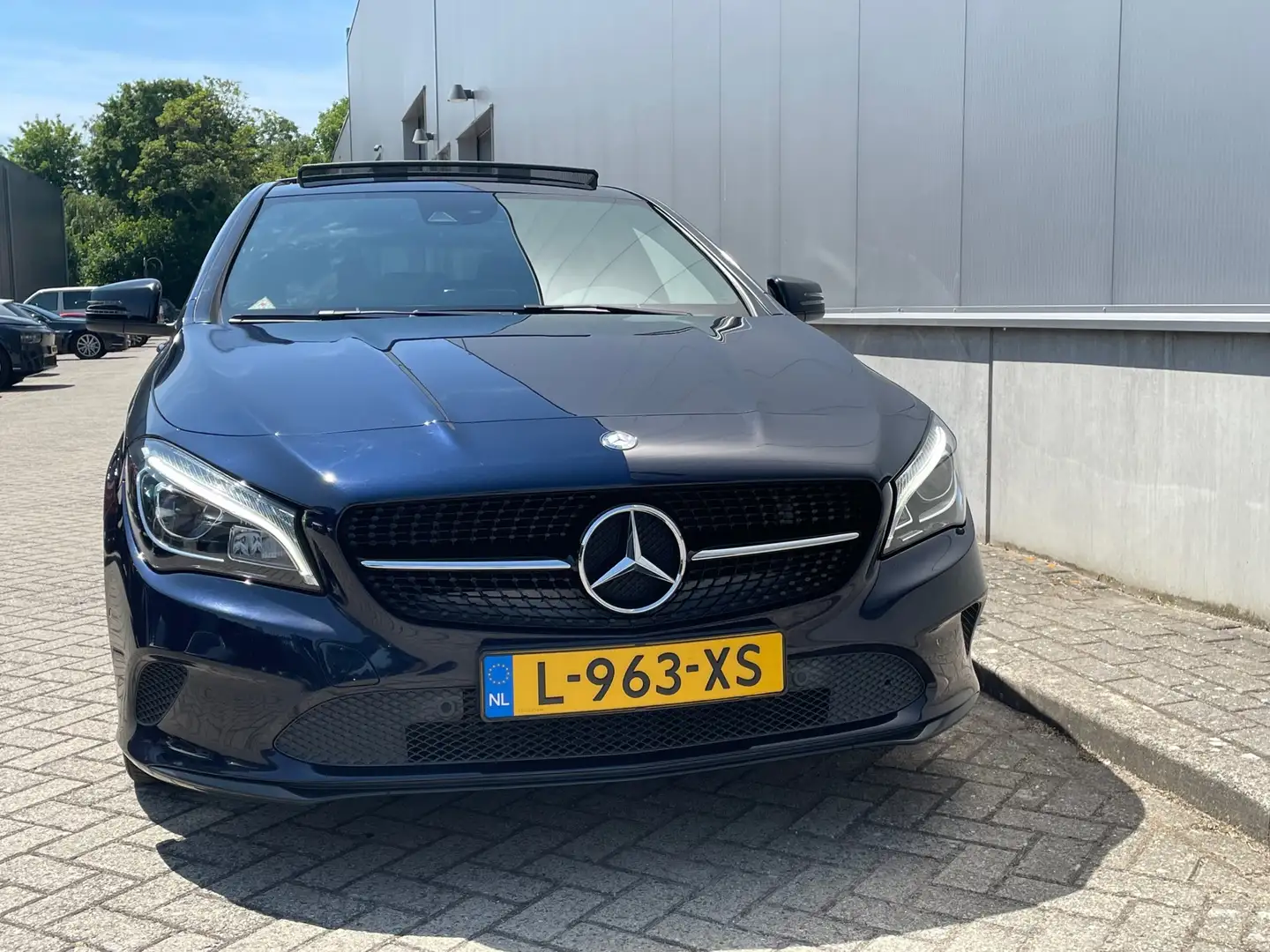 Mercedes-Benz CLA 180 Shooting Brake AMG Night Edition Plus Bleu - 2