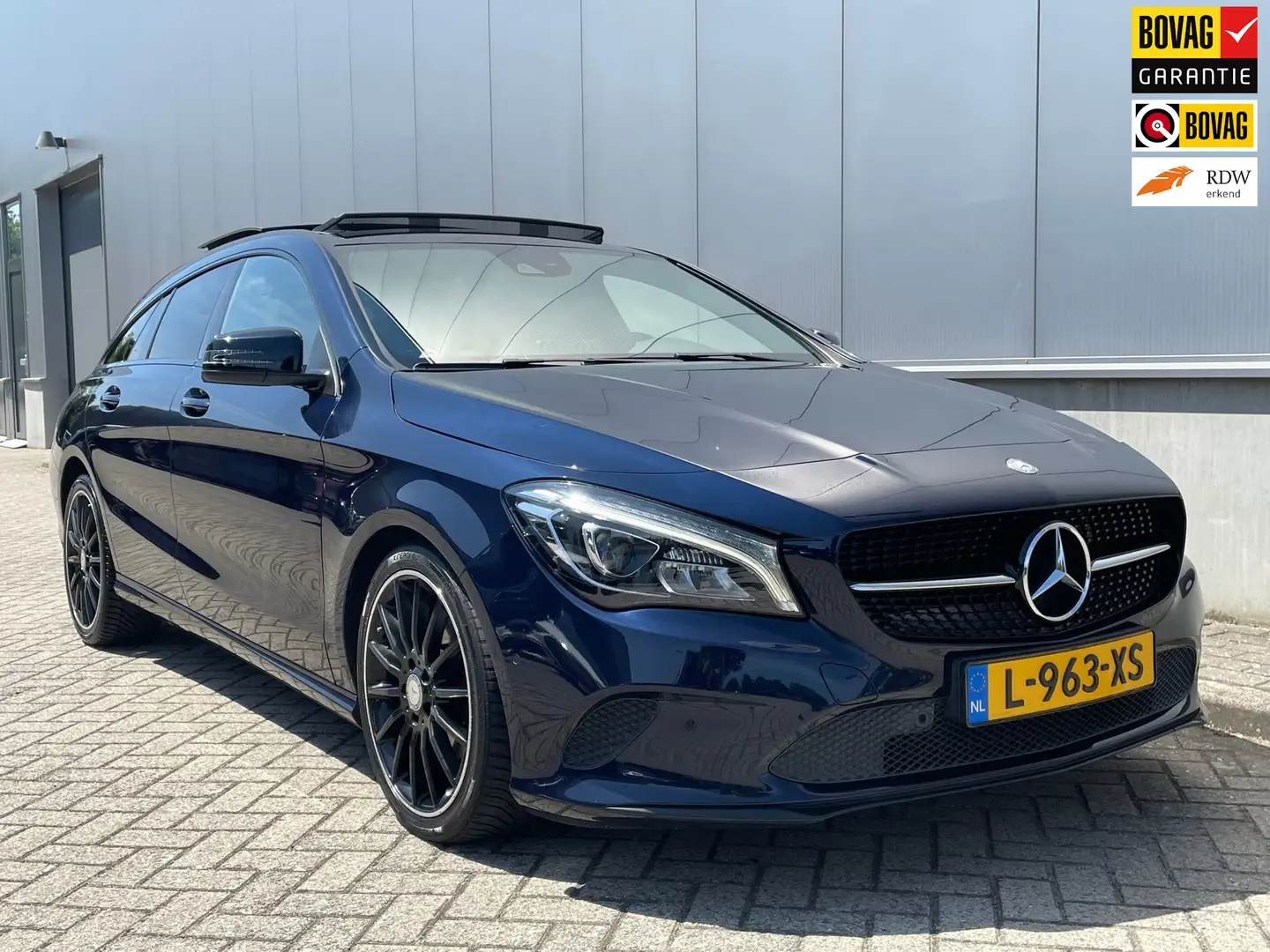 Mercedes-Benz CLA 180 Shooting Brake AMG Night Edition Plus Bleu - 1