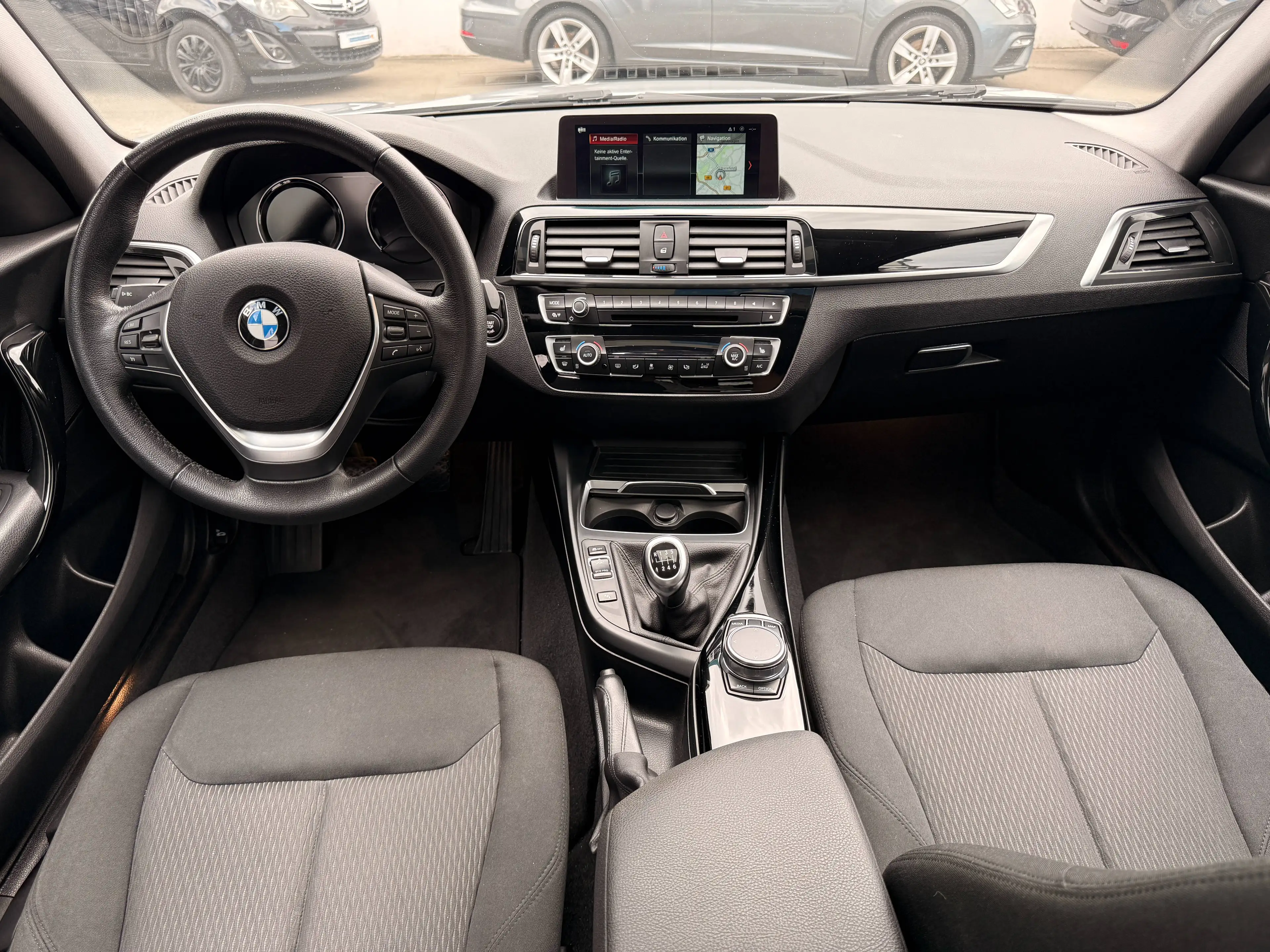 BMW 118 118 i Advantage| Finanzierung ab 249€| Schiebedach| TÜV & Service — photo 14
