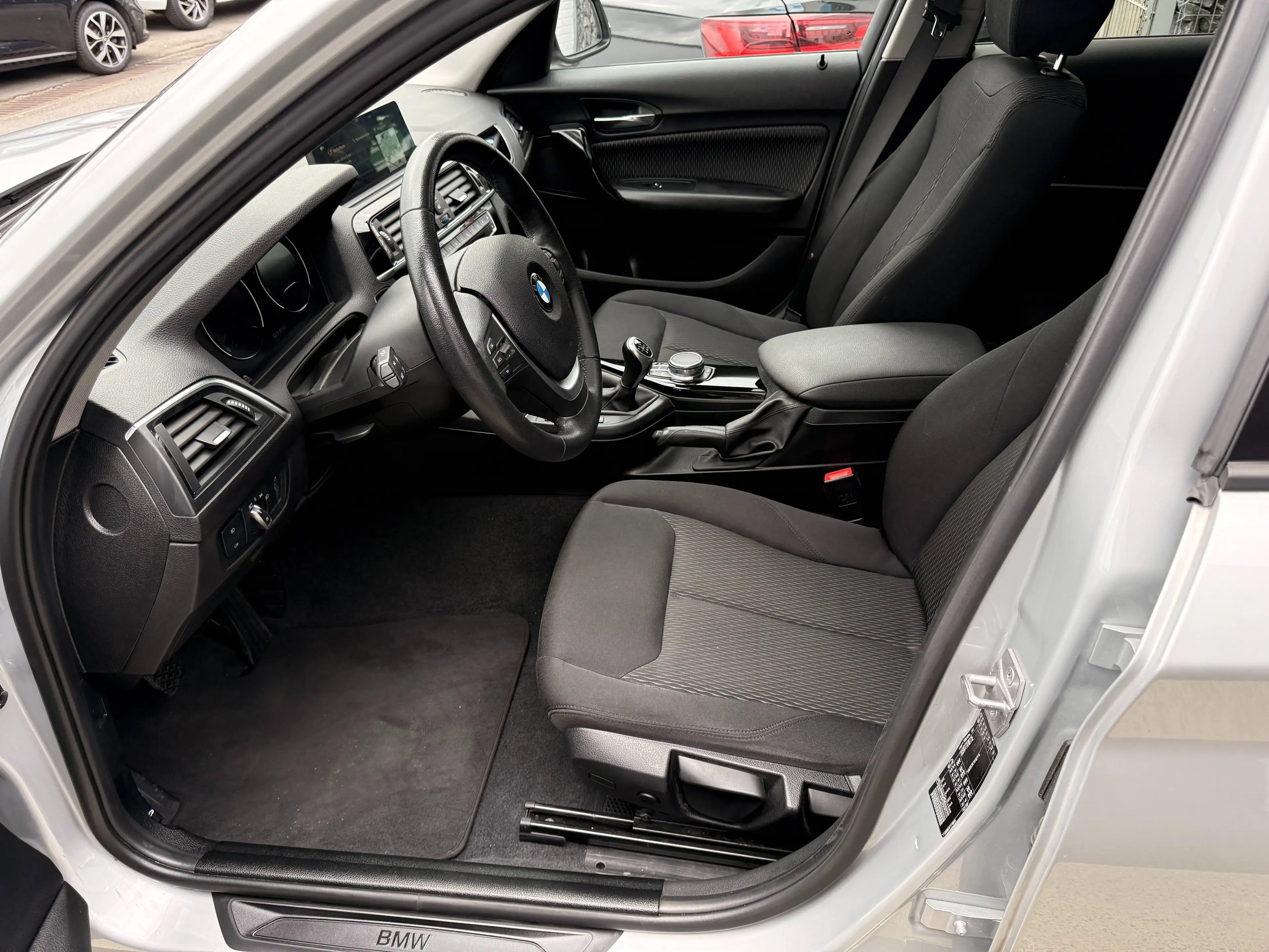 BMW 118 118 i Advantage| Finanzierung ab 249€| Schiebedach| TÜV & Service — photo 8