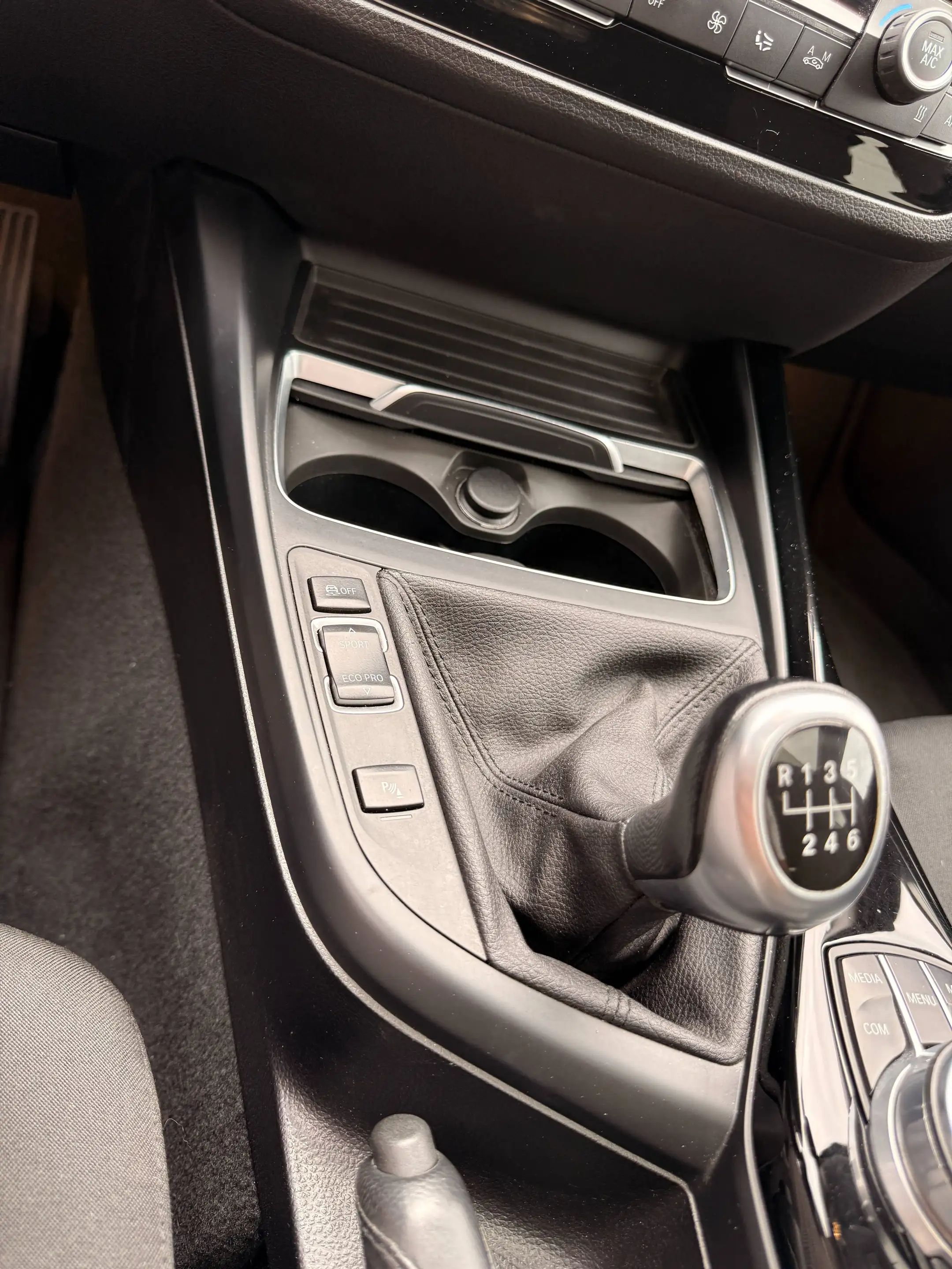 BMW 118 118 i Advantage| Finanzierung ab 249€| Schiebedach| TÜV & Service — photo 18