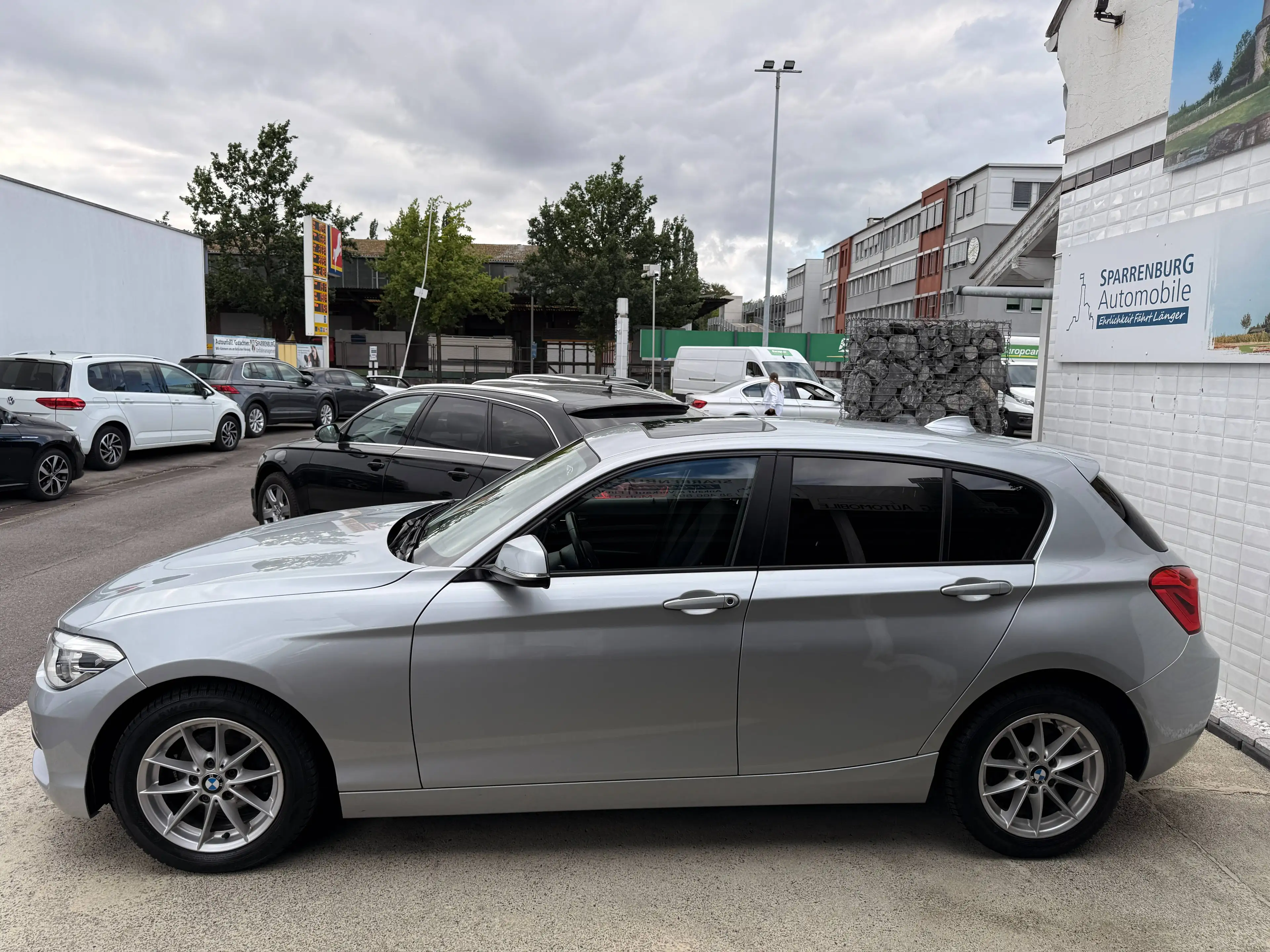 BMW 118 118 i Advantage| Finanzierung ab 249€| Schiebedach| TÜV & Service — photo 2
