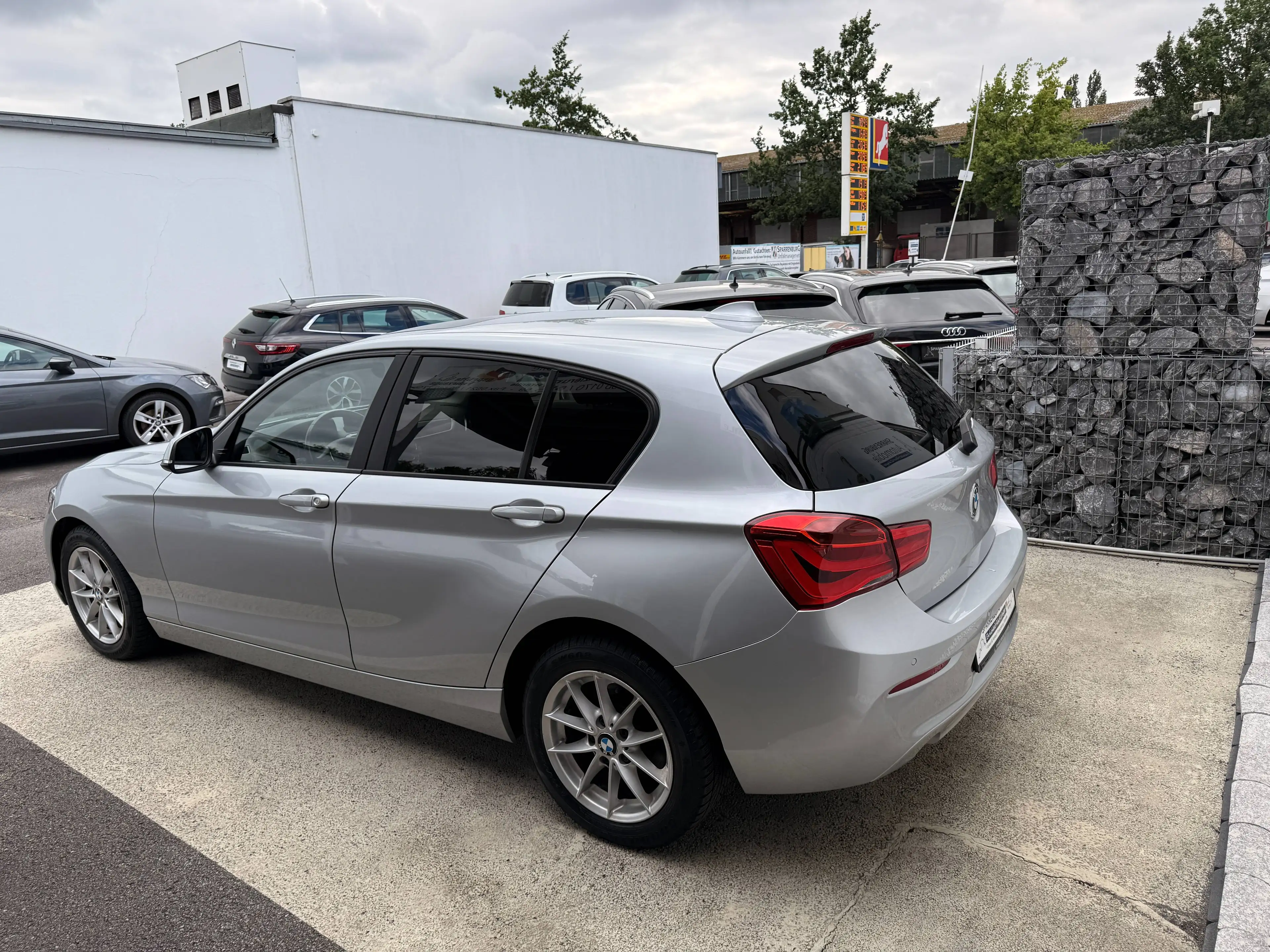 BMW 118 118 i Advantage| Finanzierung ab 249€| Schiebedach| TÜV & Service — photo 3