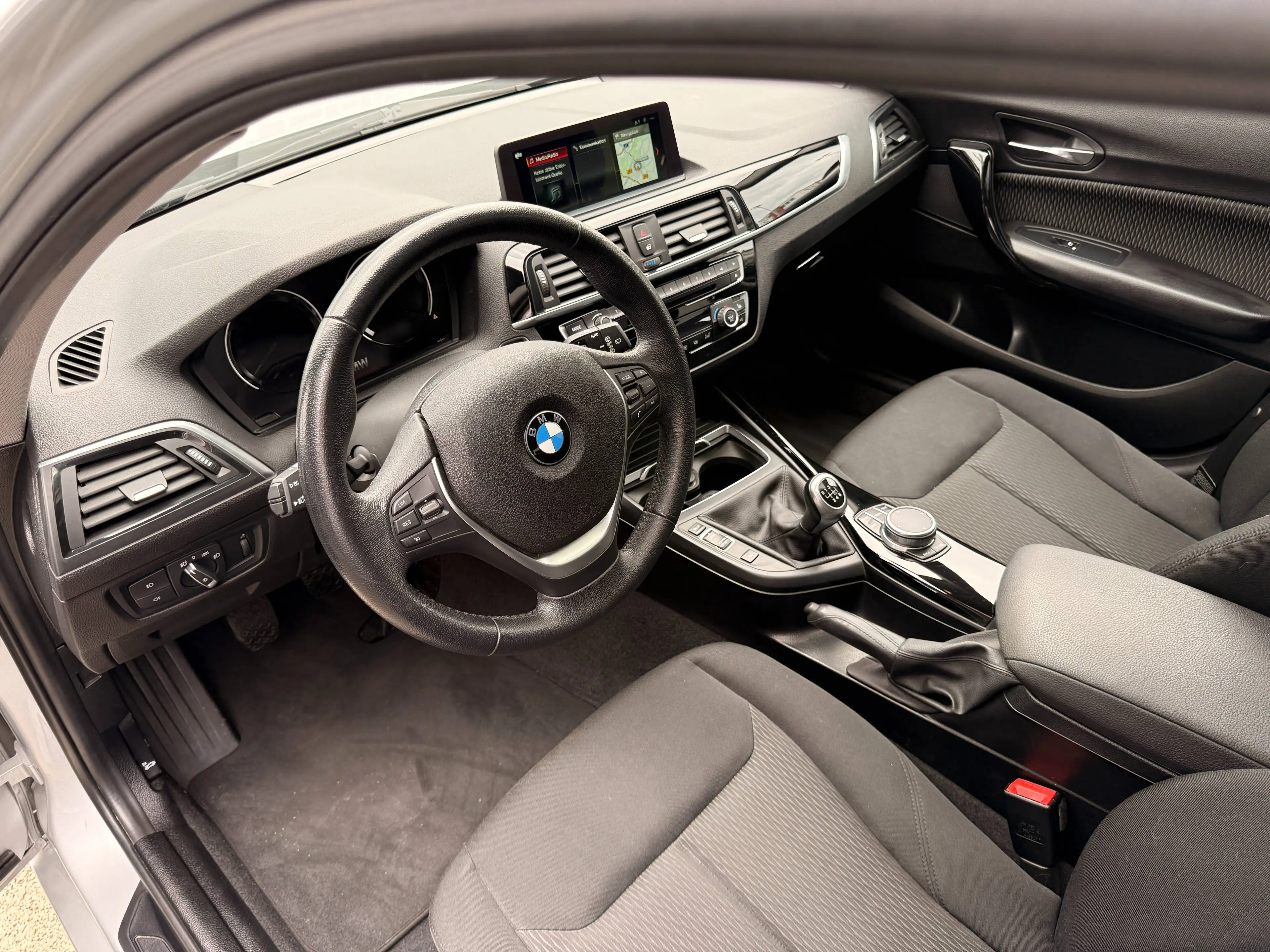 BMW 118 118 i Advantage| Finanzierung ab 249€| Schiebedach| TÜV & Service — photo 10