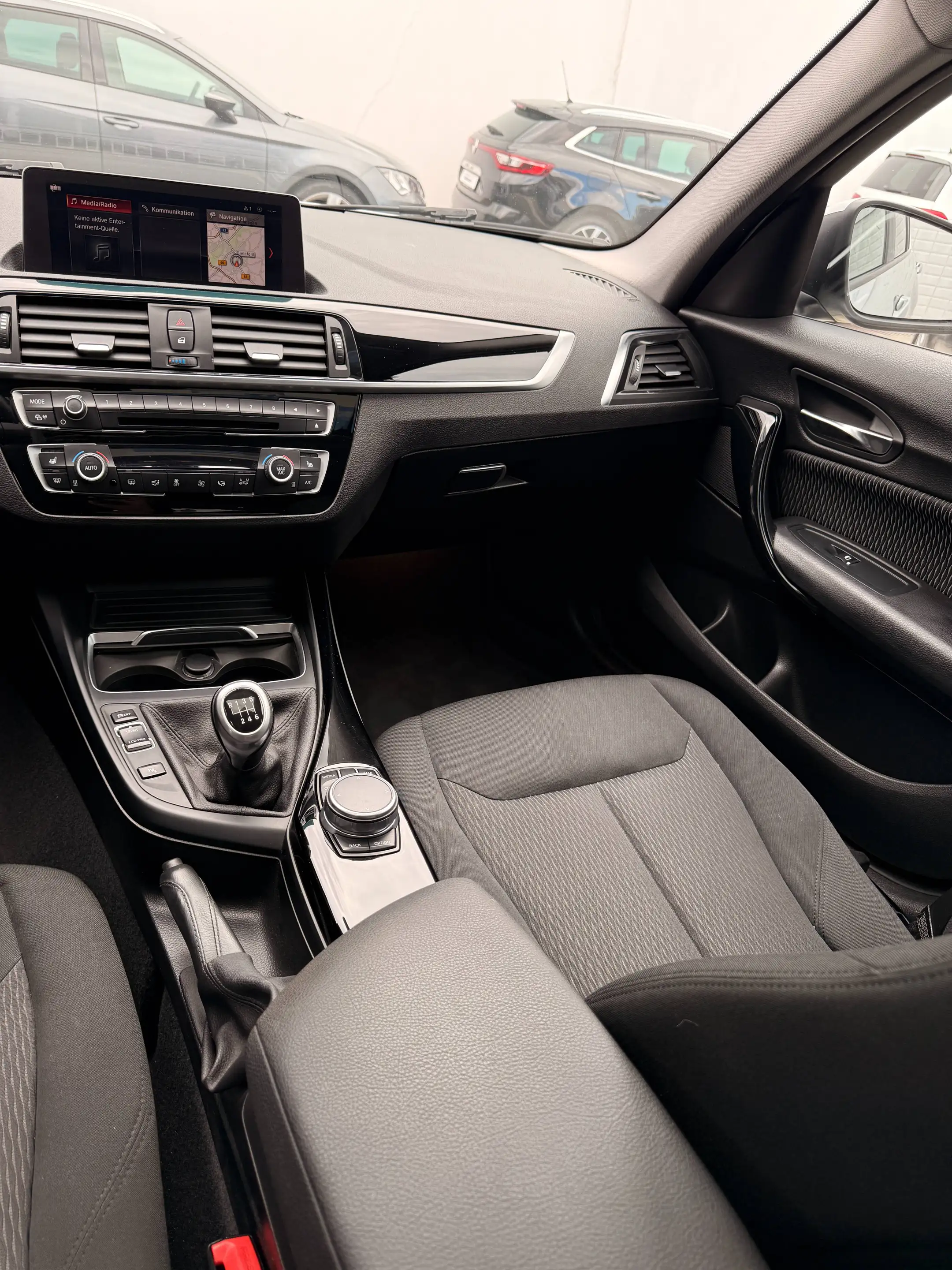 BMW 118 118 i Advantage| Finanzierung ab 249€| Schiebedach| TÜV & Service — photo 15