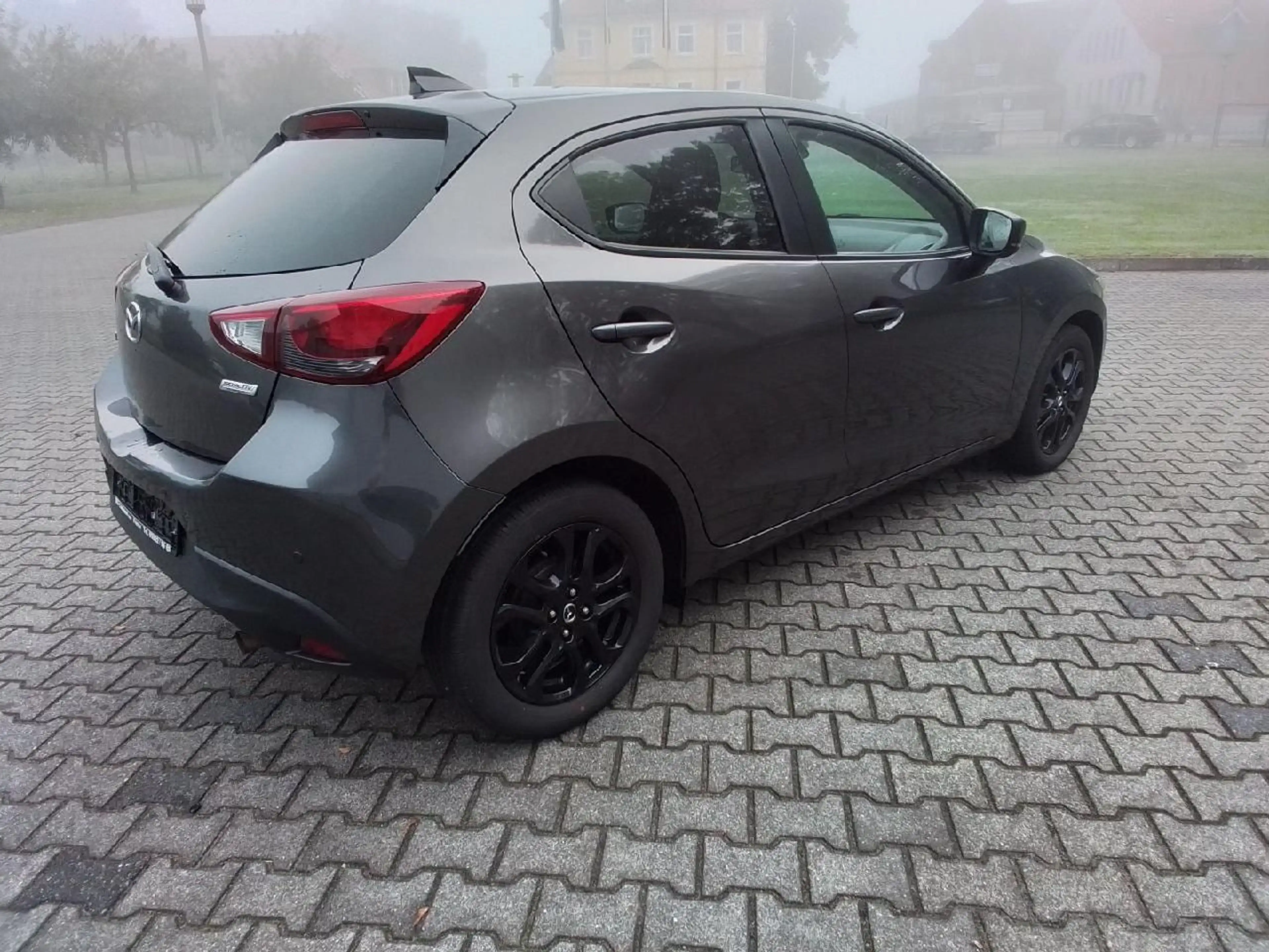 Mazda 2 Lim. Kizoku — photo 3