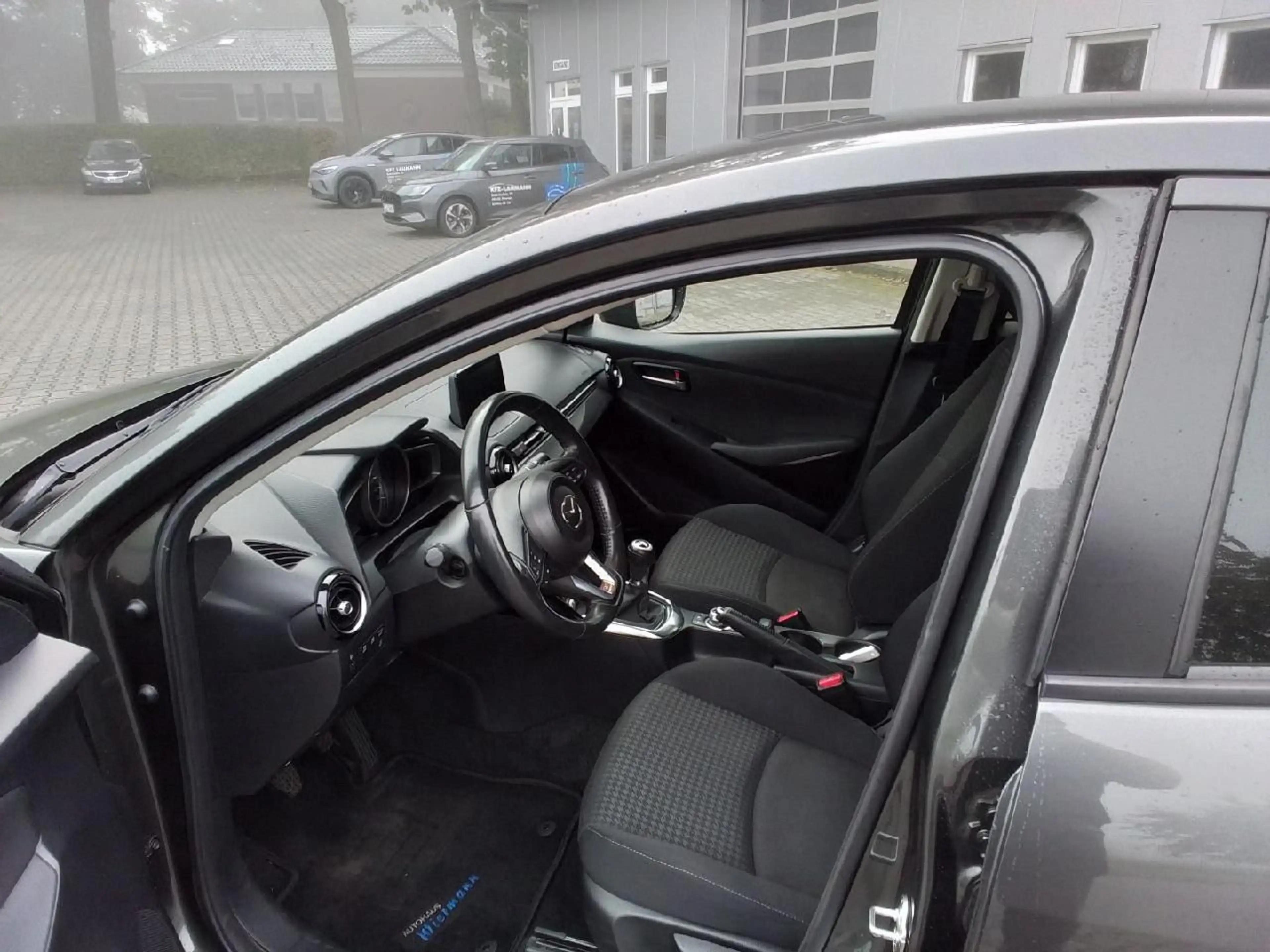 Mazda 2 Lim. Kizoku — photo 5