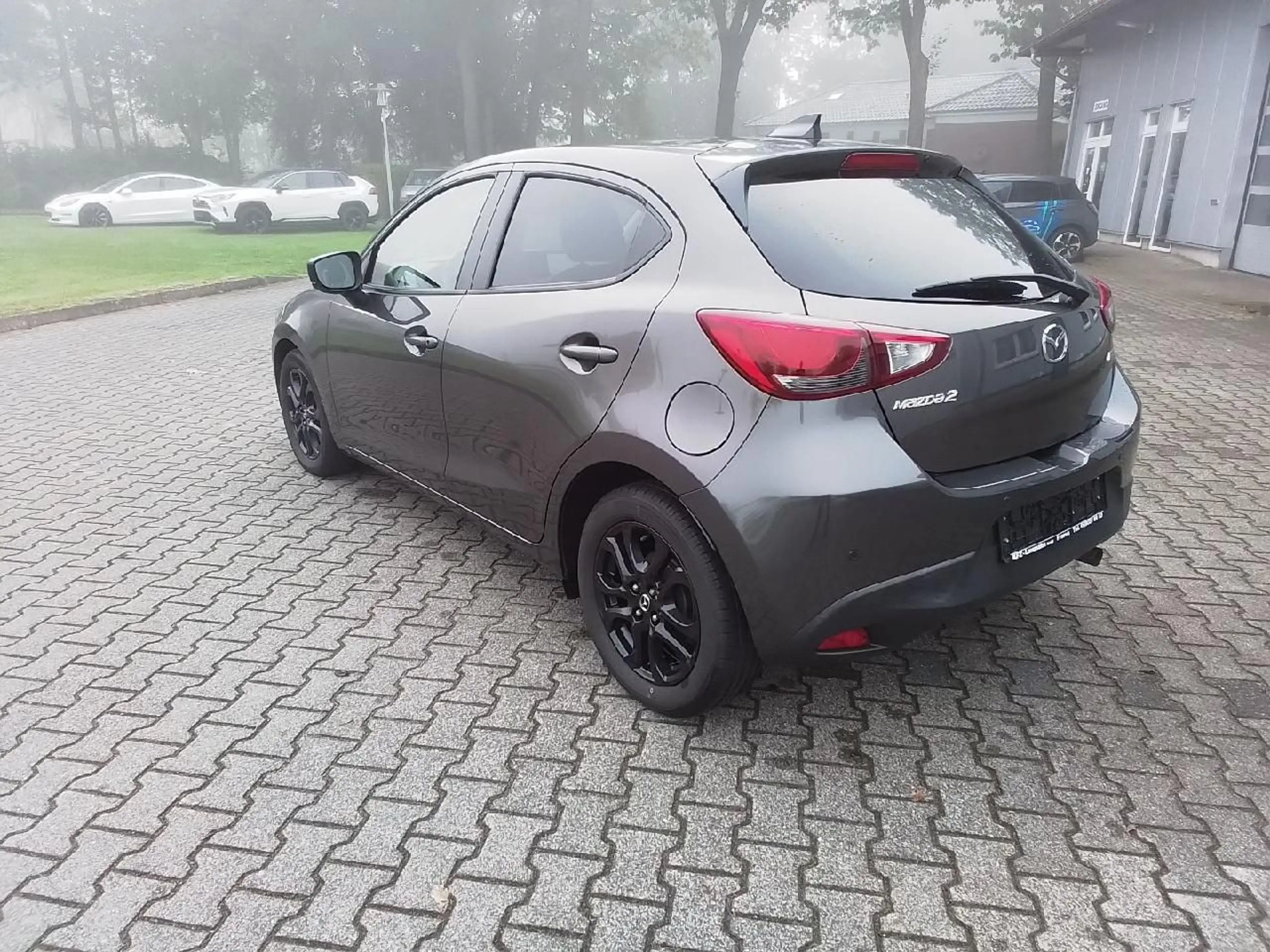 Mazda 2 Lim. Kizoku — photo 4