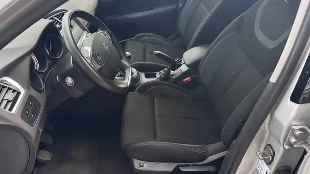 Citroen C4 view 11