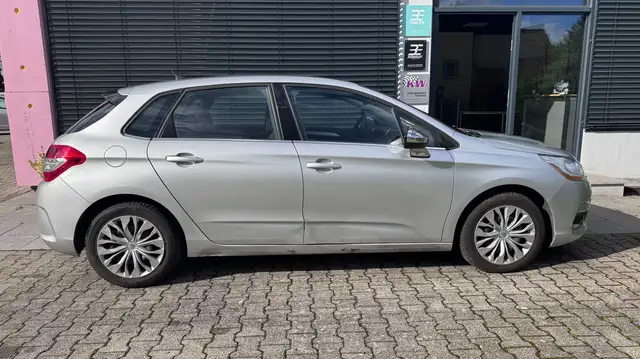 Citroen C4 view 7