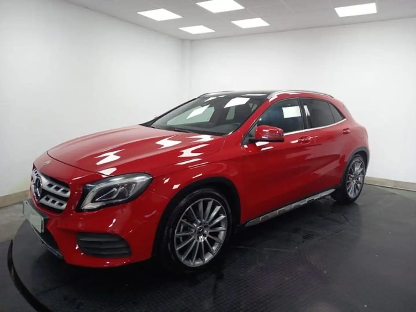 Mercedes-Benz GLA 200 CDI / D 2.1 AMG LINE 135CV MT6 E6 Czerwony - 1