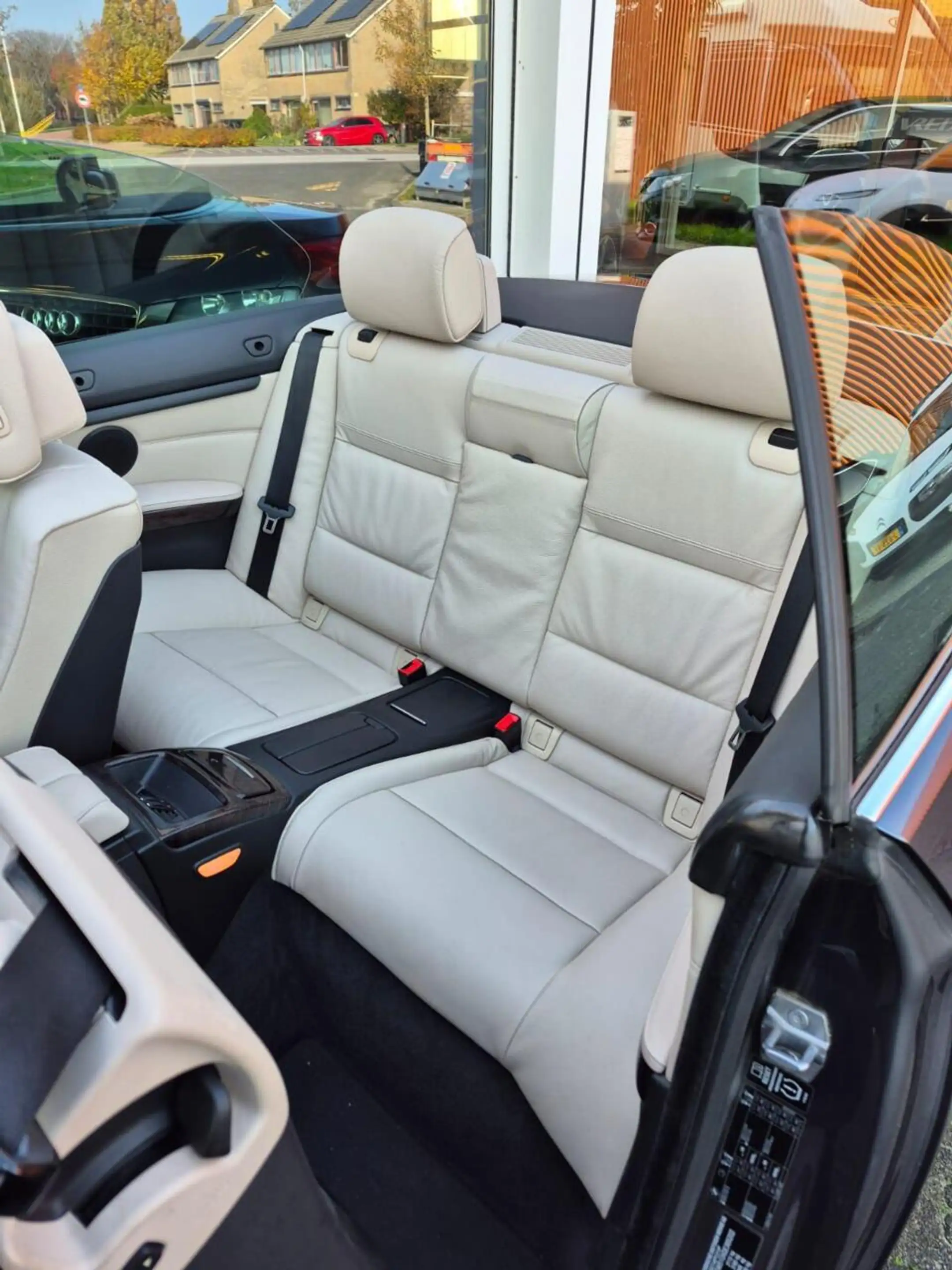 BMW 325 3-serie Cabrio 325i Exclusive — photo 18