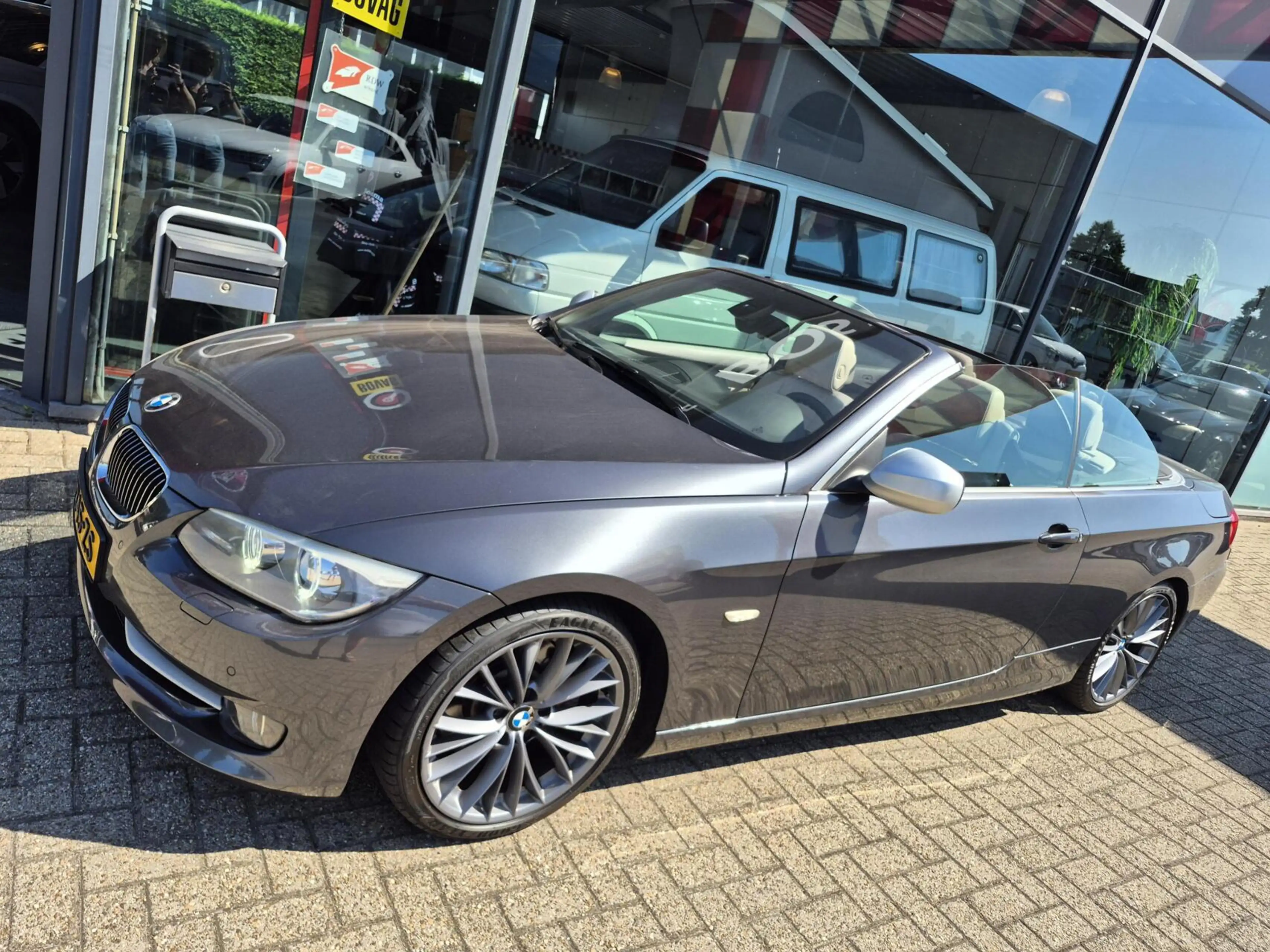 BMW 325 3-serie Cabrio 325i Exclusive — photo 5