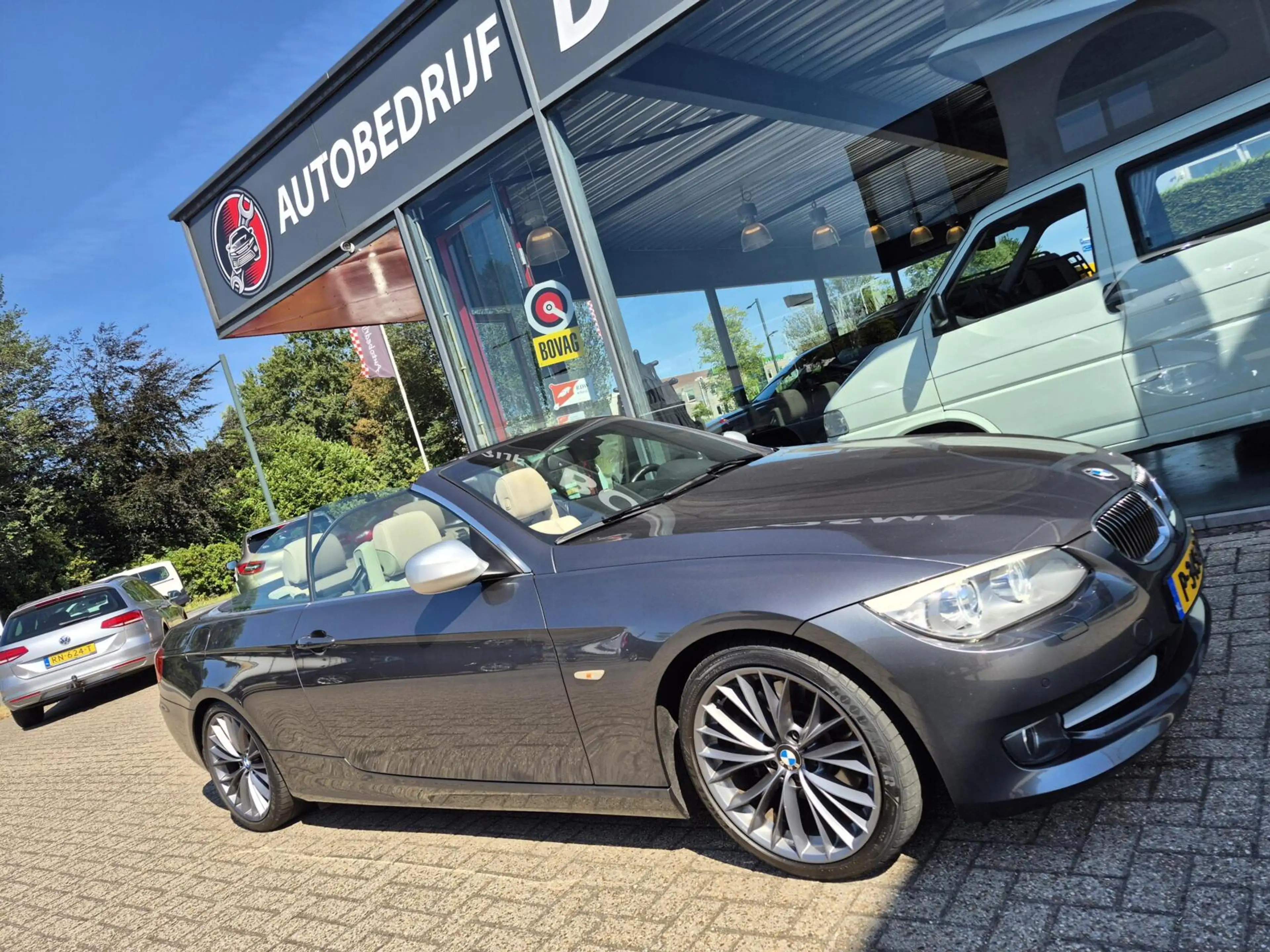 BMW 325 3-serie Cabrio 325i Exclusive — photo 16