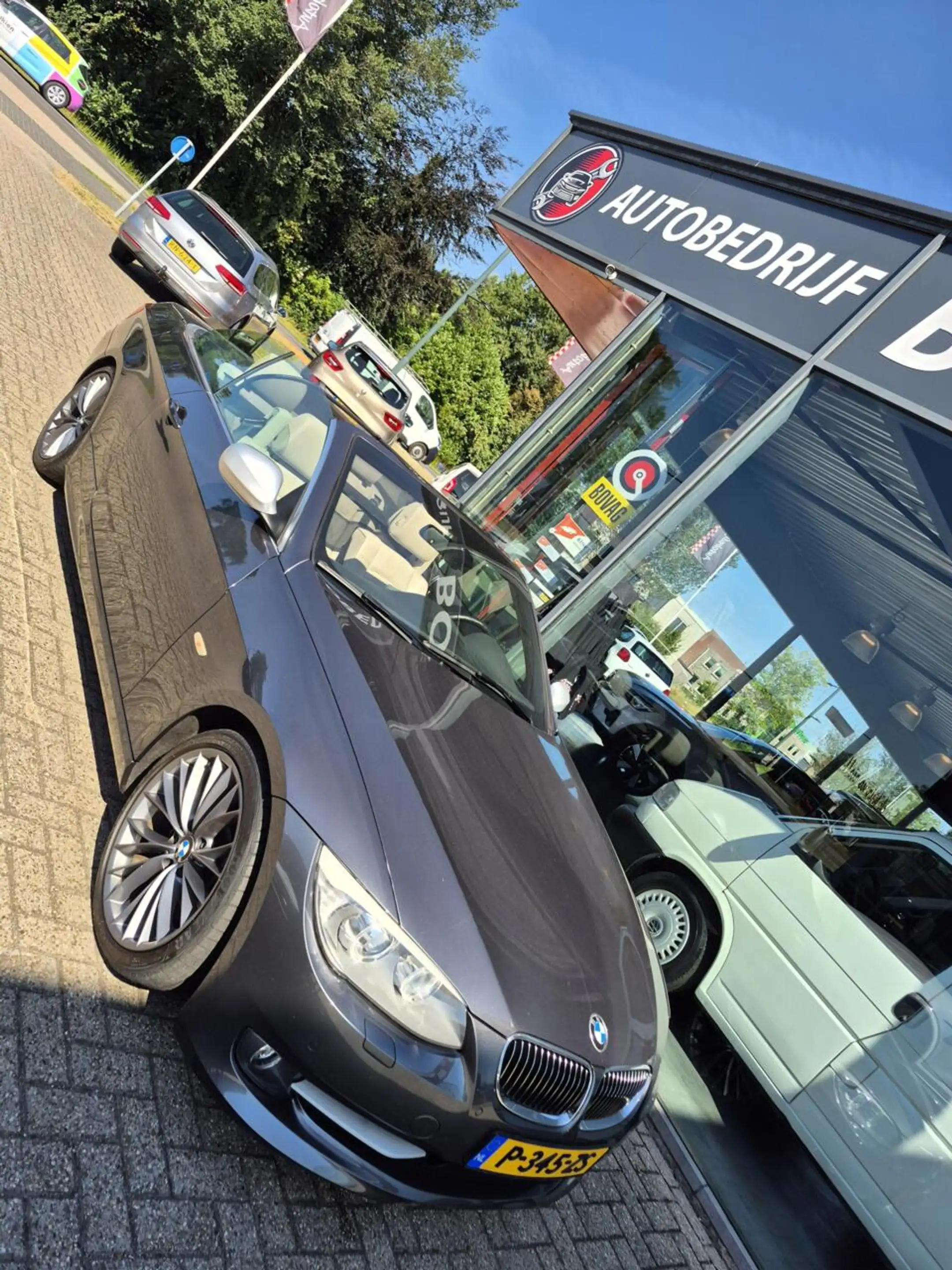 BMW 325 3-serie Cabrio 325i Exclusive — photo 17