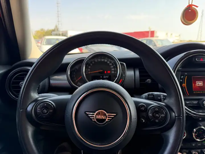 Mini Cooper Hatch 5 Portes Cooper 136 ch Finition Chili — photo 20