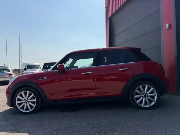 Mini Cooper Hatch 5 Portes Cooper 136 ch Finition Chili — photo 12