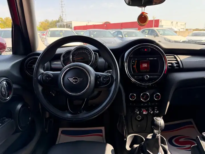 Mini Cooper Hatch 5 Portes Cooper 136 ch Finition Chili — photo 10