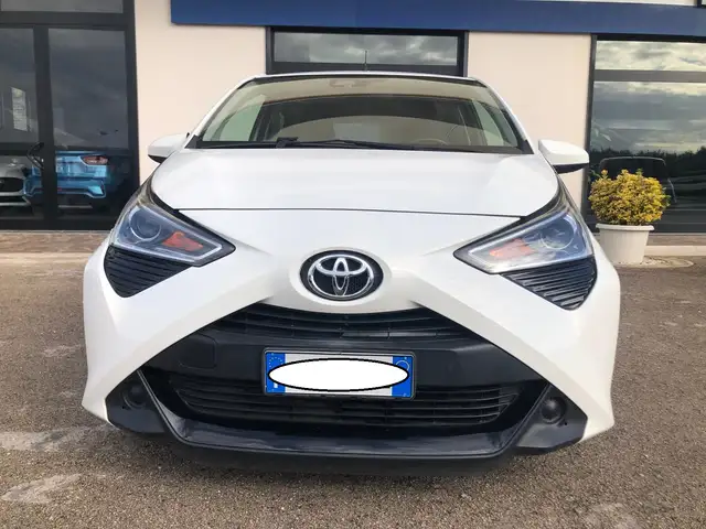 Toyota Aygo Aygo II 2018 5p 5p 1.0 connect x-clusiv m-mt 72cv