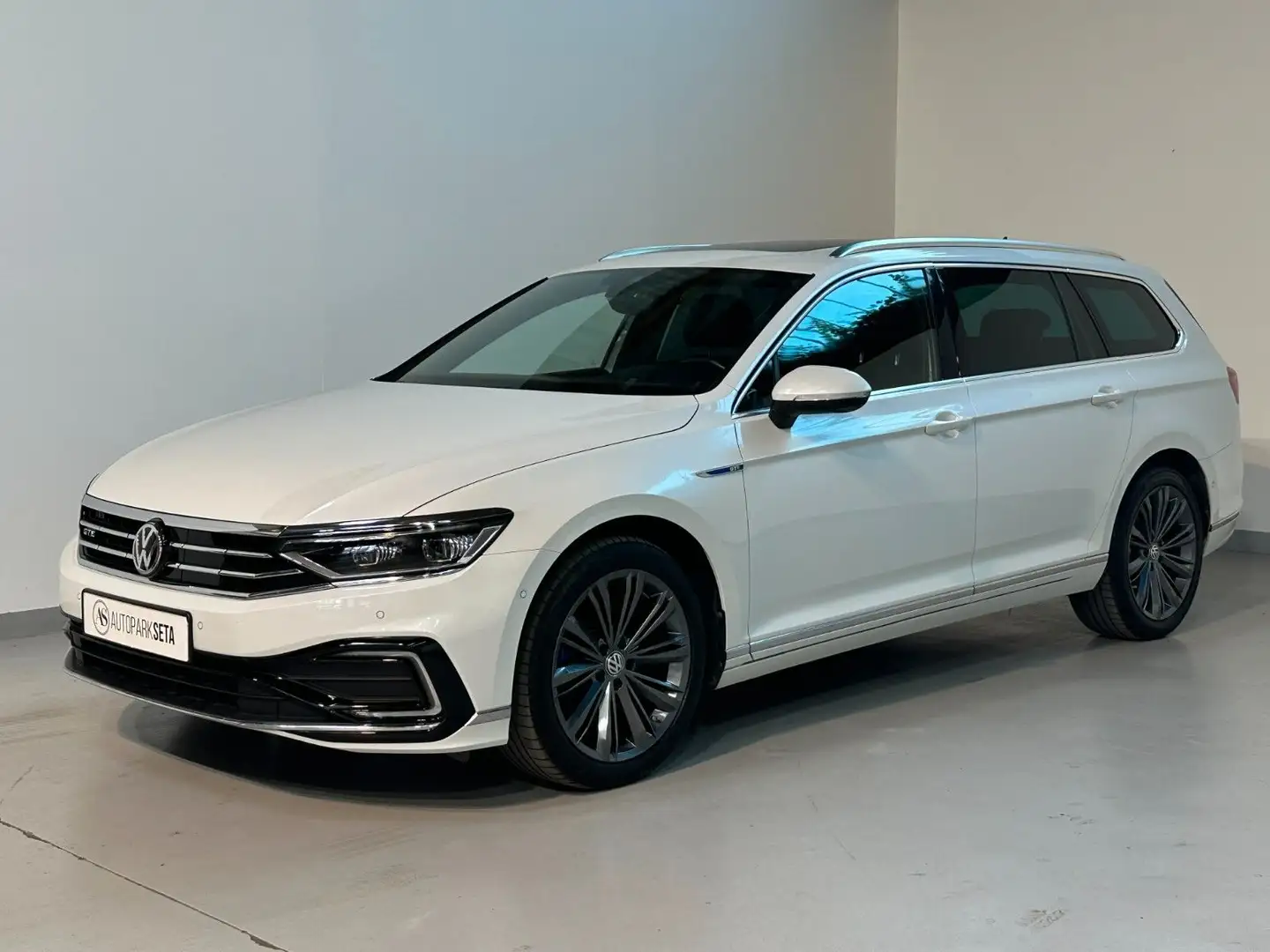 Volkswagen Passat Variant Passat 1.4TSI DSG R-Line GTE HUD*PANO*AHK*360° Blanc - 1