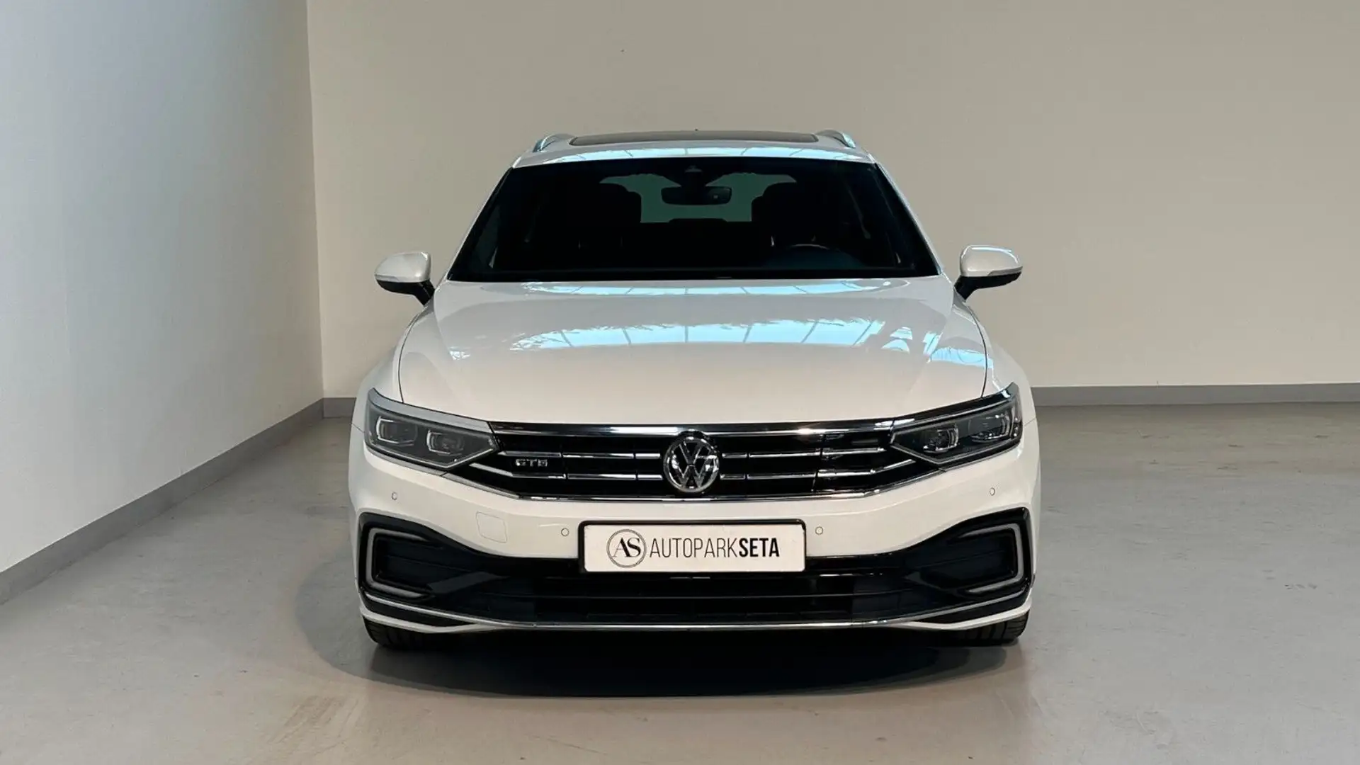 Volkswagen Passat Variant Passat 1.4TSI DSG R-Line GTE HUD*PANO*AHK*360° Blanc - 2