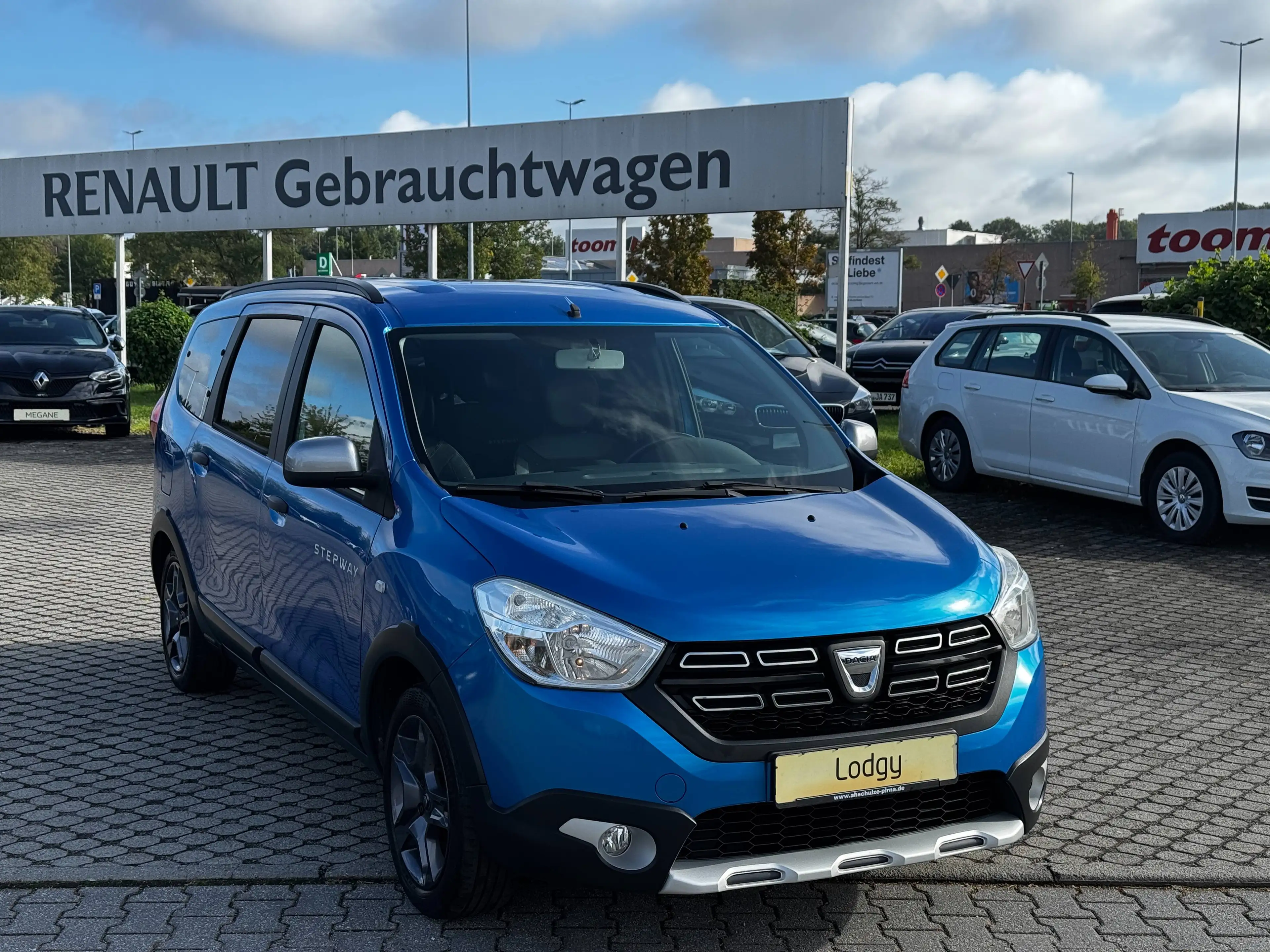 Dacia Lodgy Stepway Celebration TCe115   7-Sitzer  WR  Navi — photo 4