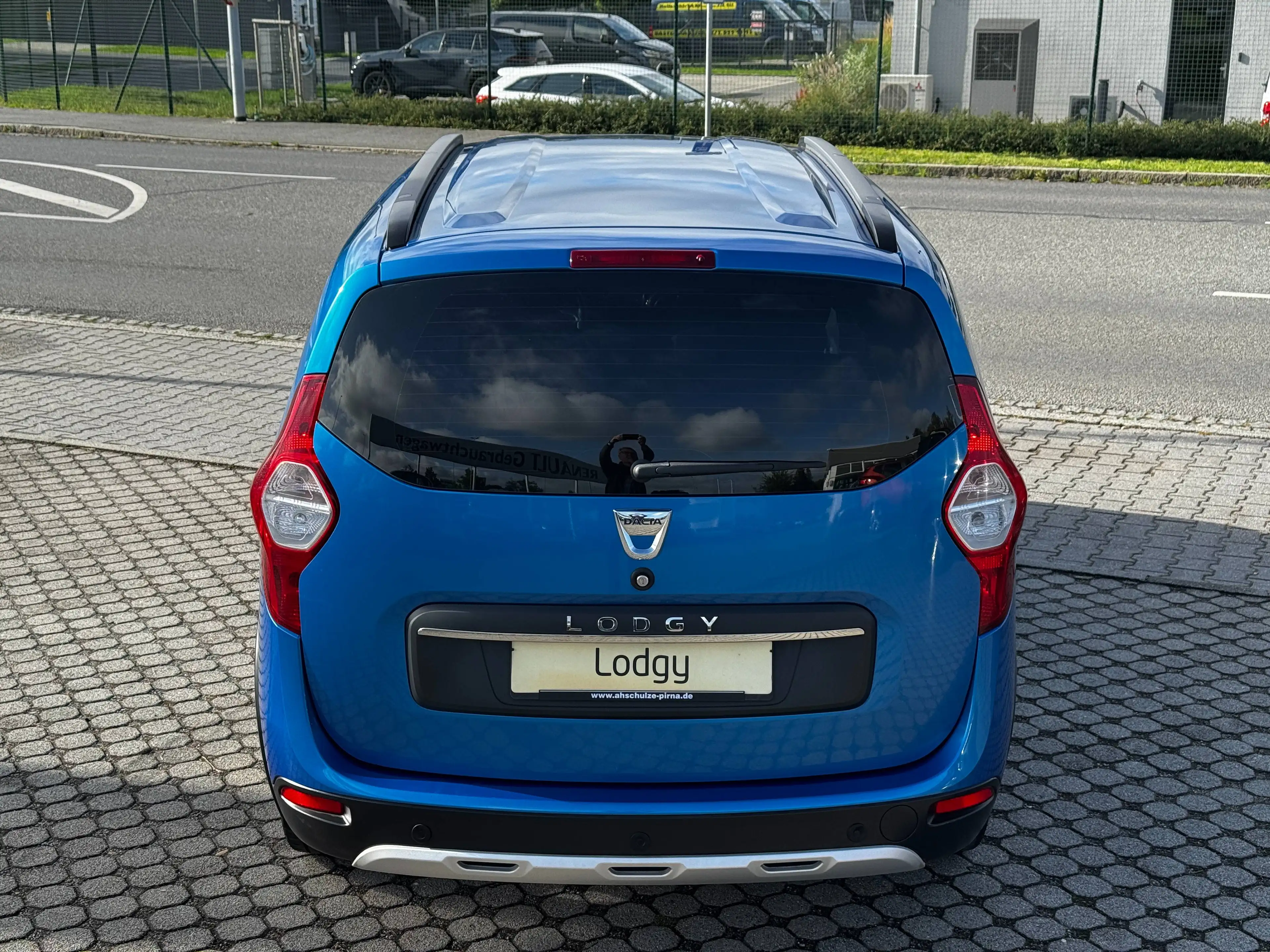 Dacia Lodgy Stepway Celebration TCe115   7-Sitzer  WR  Navi — photo 11