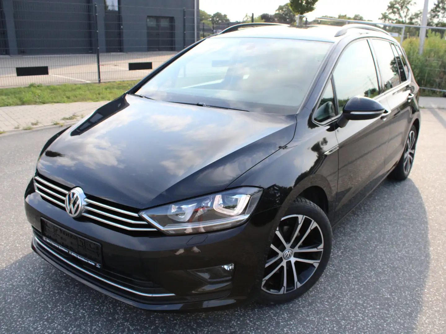 Volkswagen Golf Sportsvan 2.0 TDI Lounge DSG Xenon+Kam+AHK+Navi+8-Fach+TOP! Noir - 1