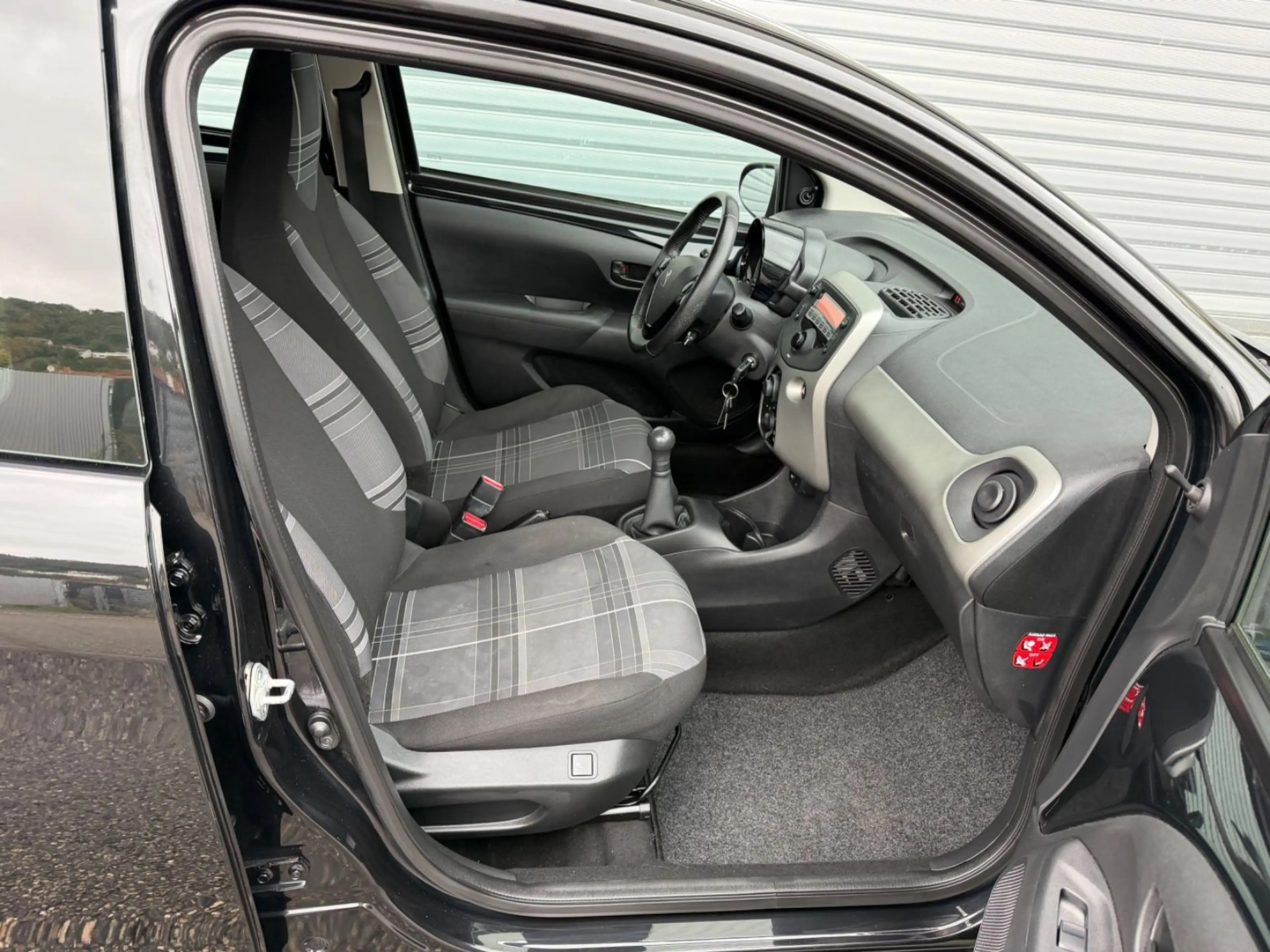 Peugeot 108 Active — photo 10