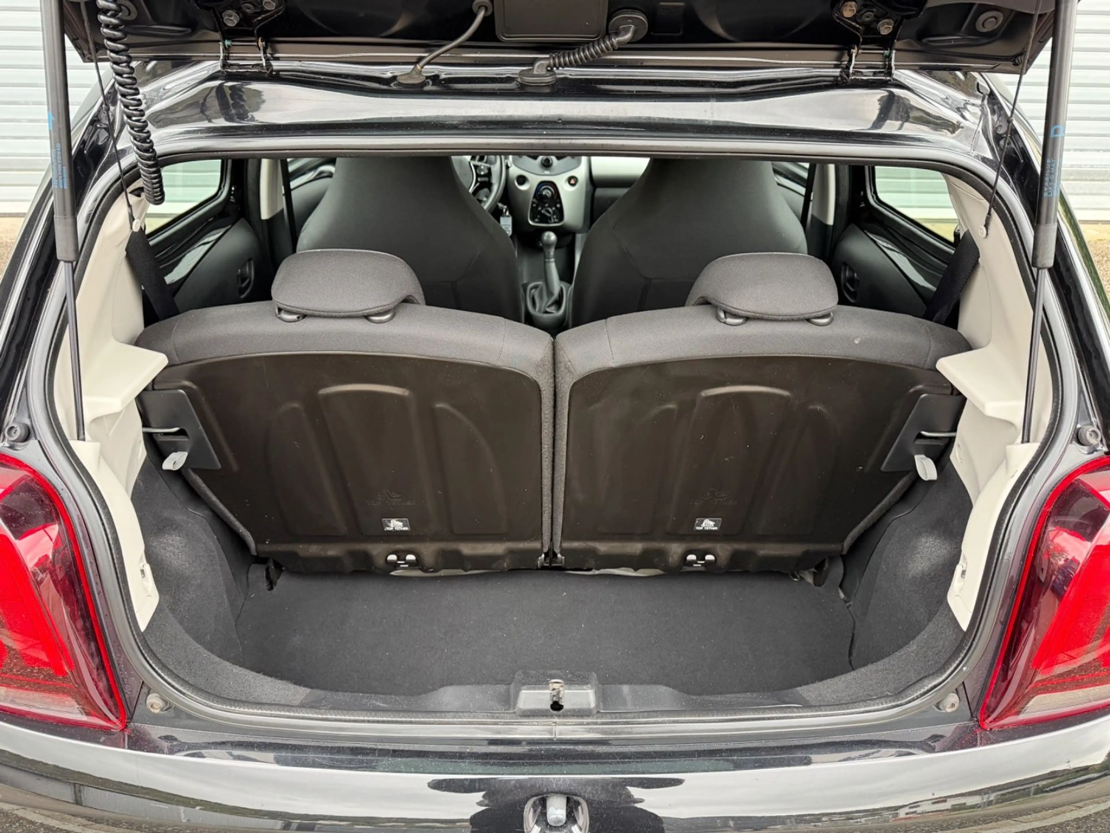Peugeot 108 Active — photo 13