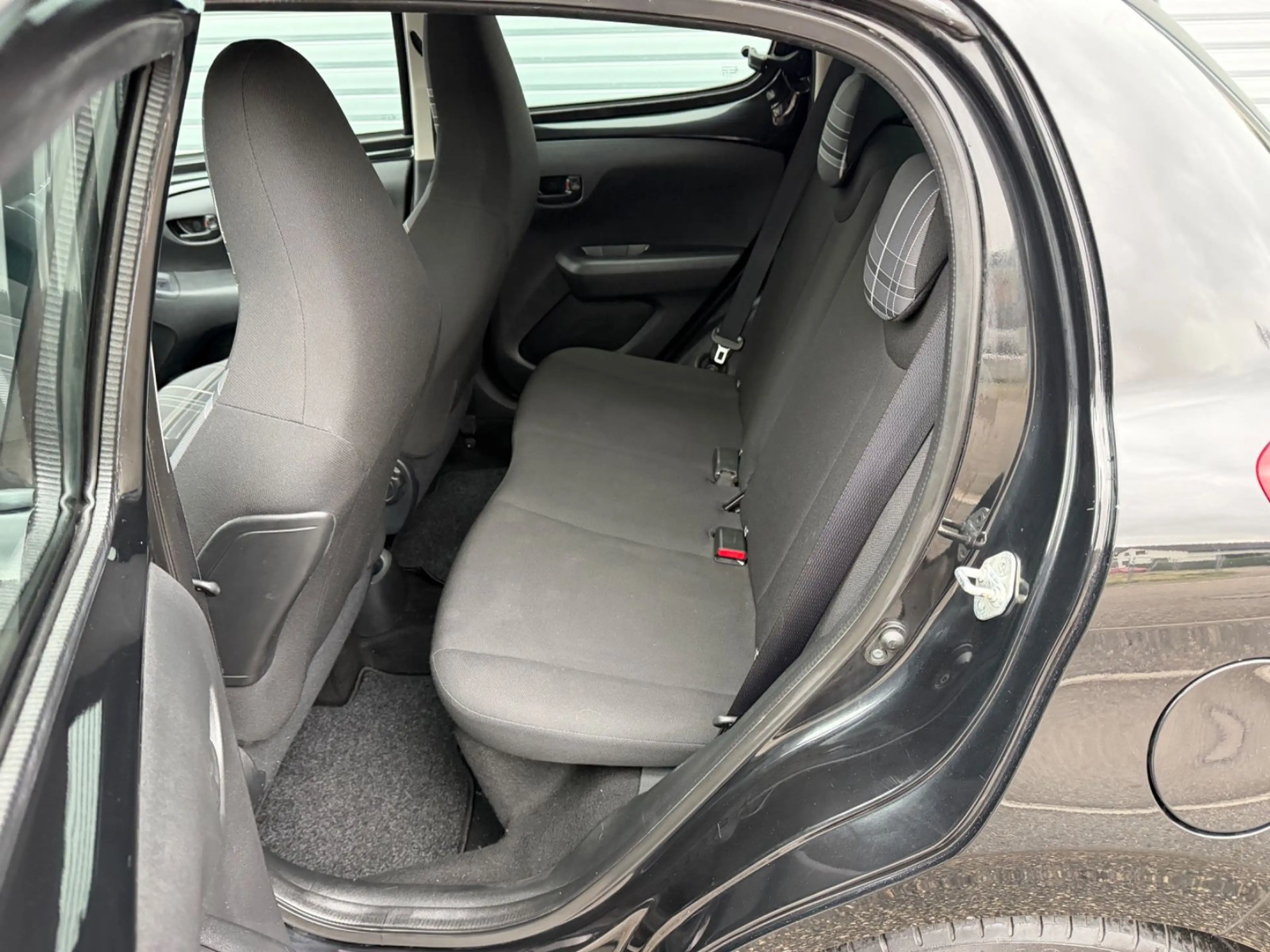 Peugeot 108 Active — photo 11