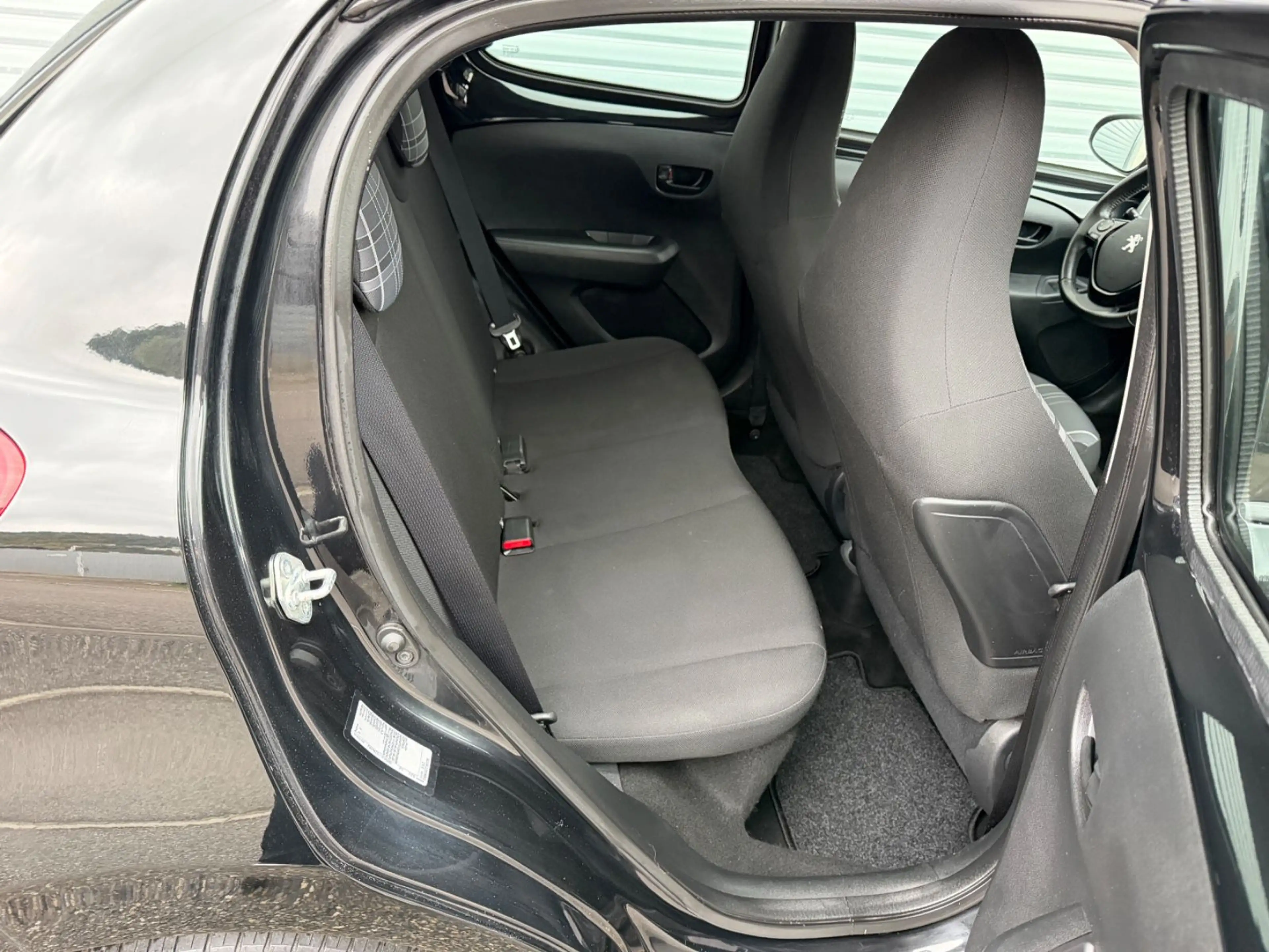 Peugeot 108 Active — photo 12